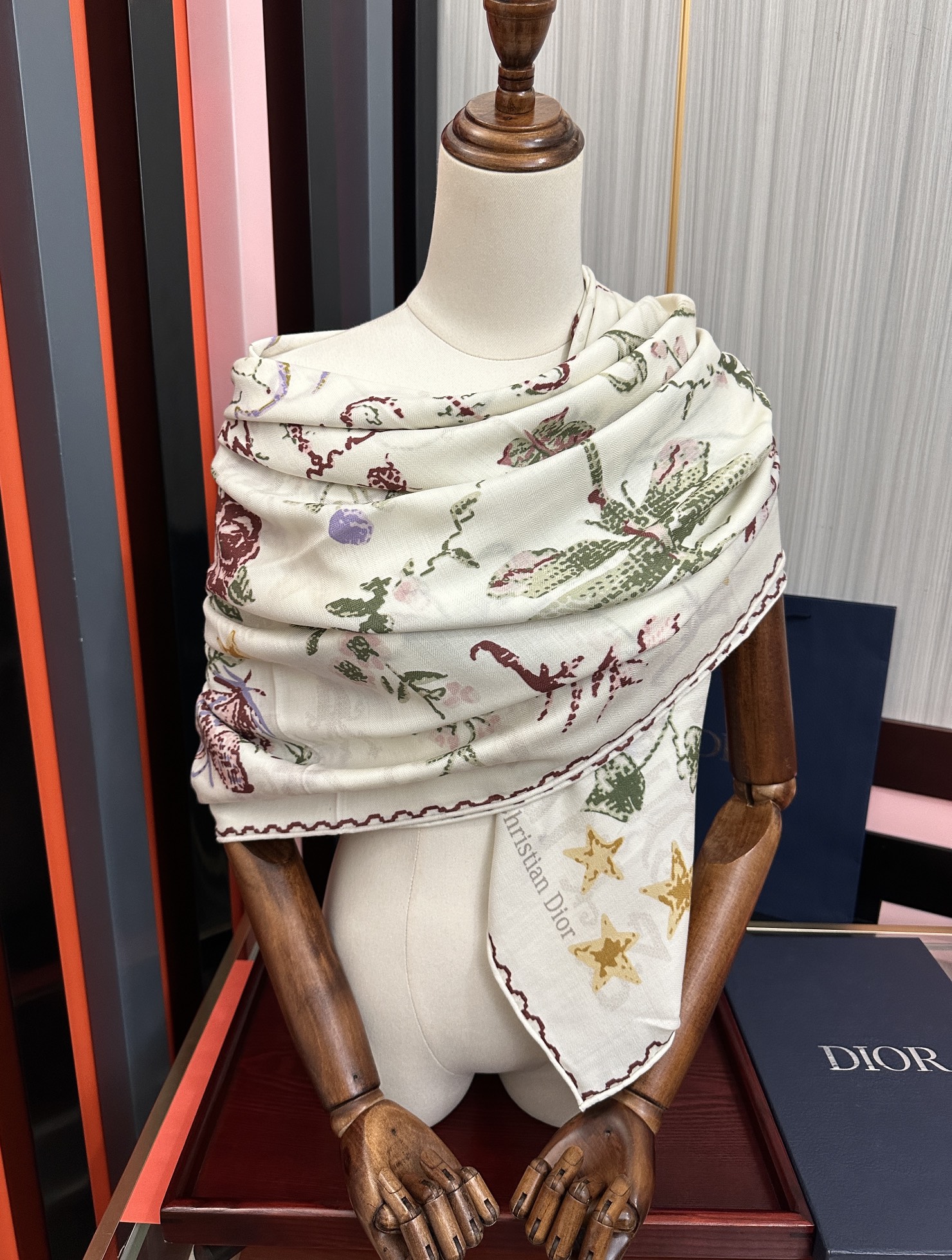 Dior 迪奥 ZG同步【双面同色】 优雅 ~气质到骨子里 新一季的面料超高级 真心 柔软