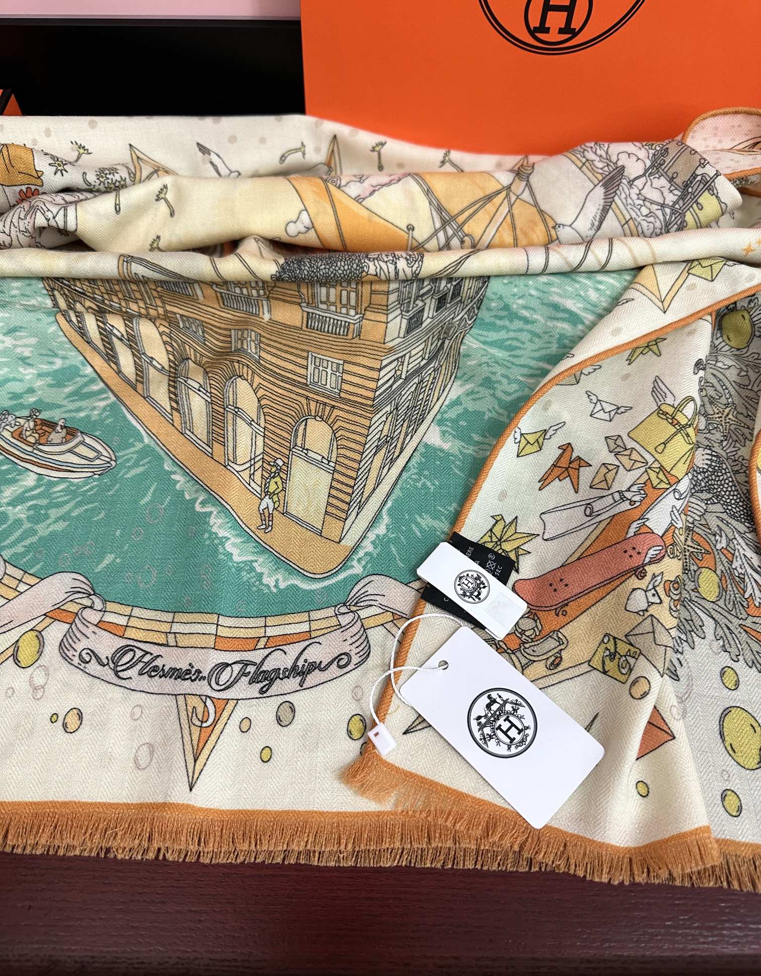 Hermès 新款爱马仕 2050双面同色【一帆风顺】太美了 下手一定要快 四季都可以用 真心美的让人非常非上身效果简直美翻了 品质非常完美 整个围巾给人气场的同时又非常 秀丽 绝对值得入手的新款 实物一拿到就会庆幸自己是女人的绝美好货 尺寸：65x185