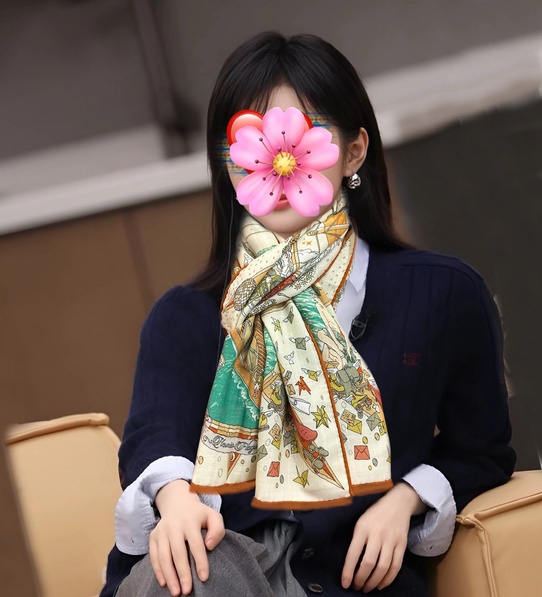 Hermès 新款爱马仕 2050双面同色【一帆风顺】太美了 下手一定要快 四季都可以用 真心美的让人非常非上身效果简直美翻了 品质非常完美 整个围巾给人气场的同时又非常 秀丽 绝对值得入手的新款 实物一拿到就会庆幸自己是女人的绝美好货 尺寸：65x185