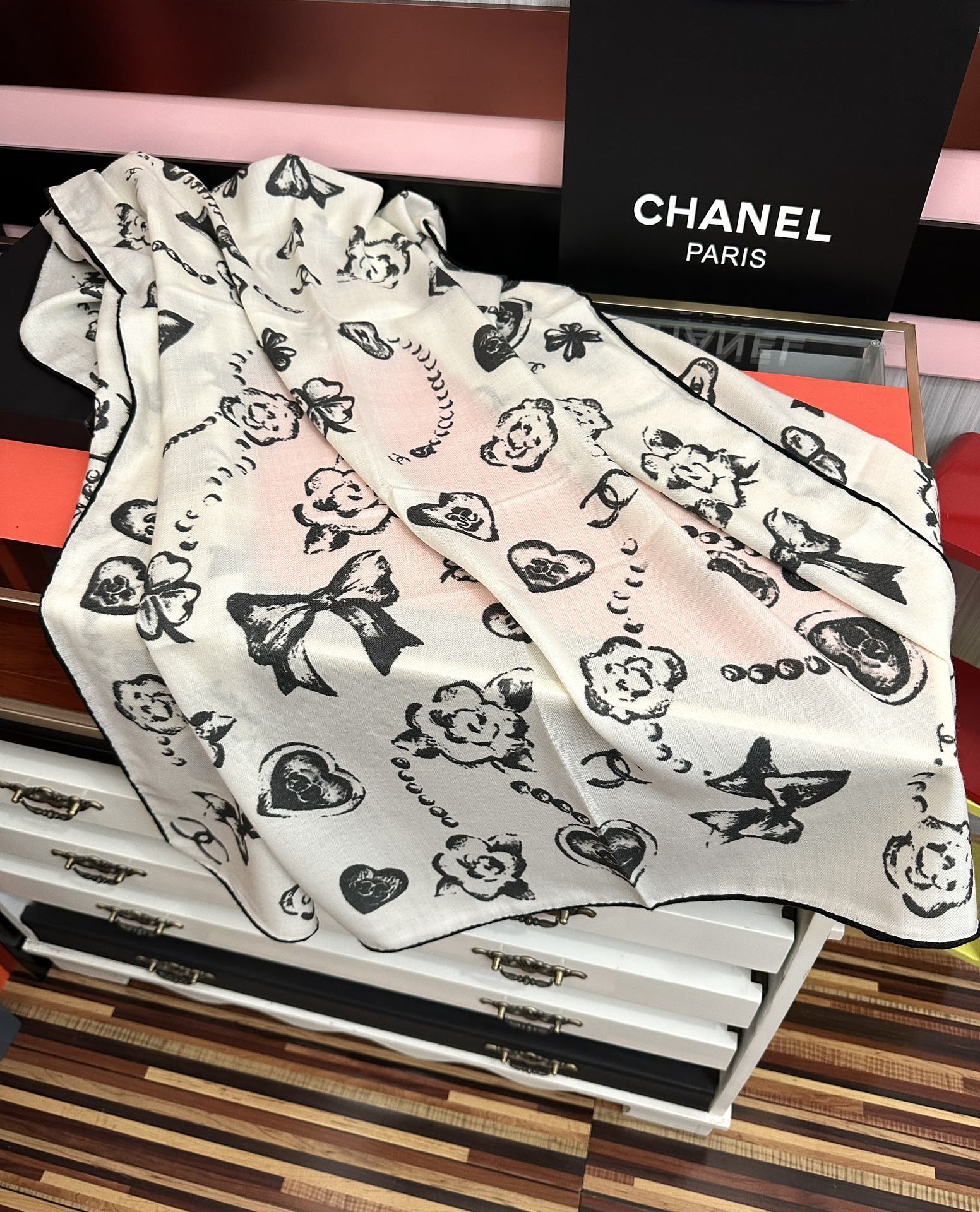 Chanel 香奈儿 太美了 【双面同色】 茶花帽子 真心 柔软