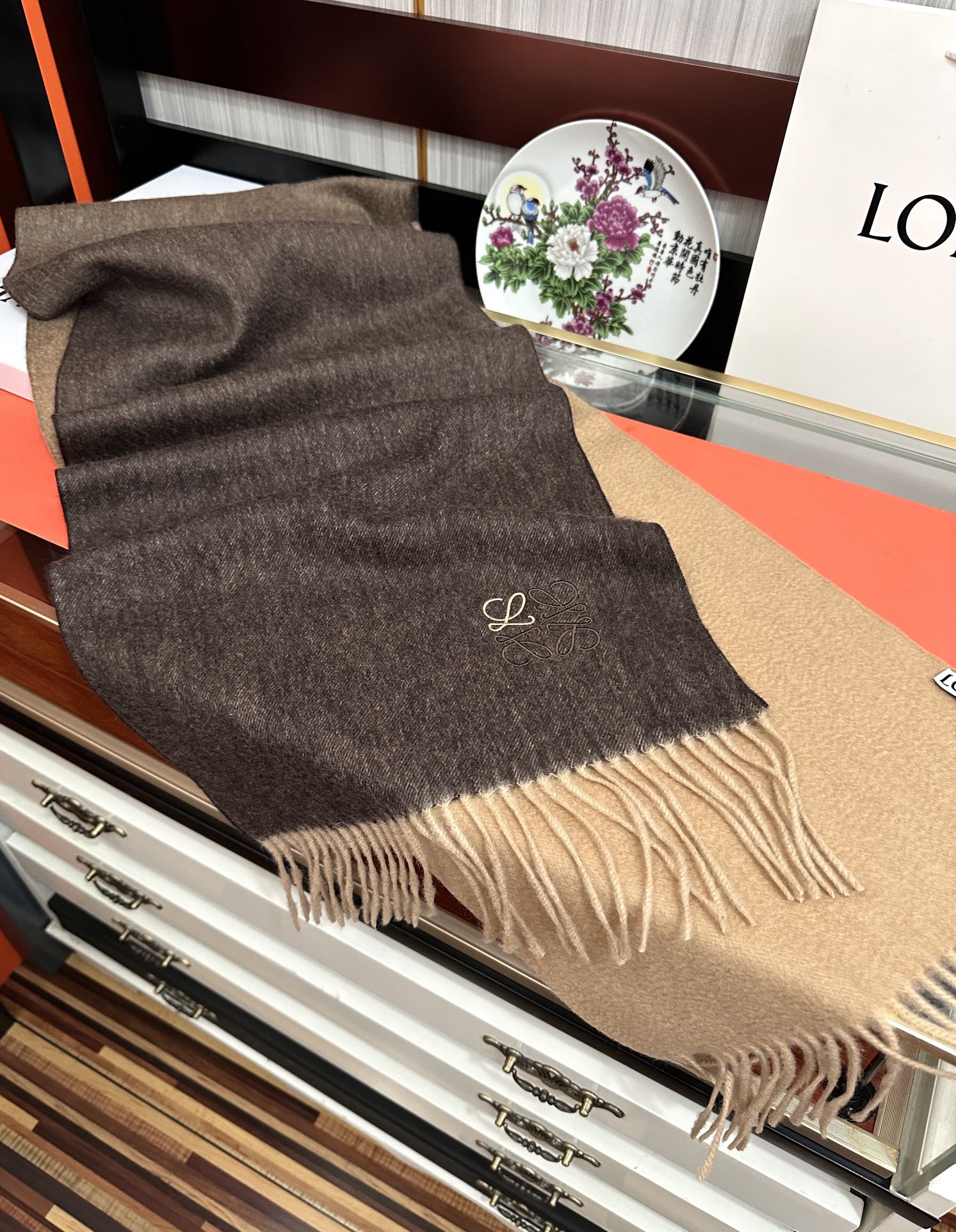 Loewe 2050新品 太美了 罗意威 采用内蒙古山羊绒 渐变系列 最新款男女通用 重磅推荐 的格子
