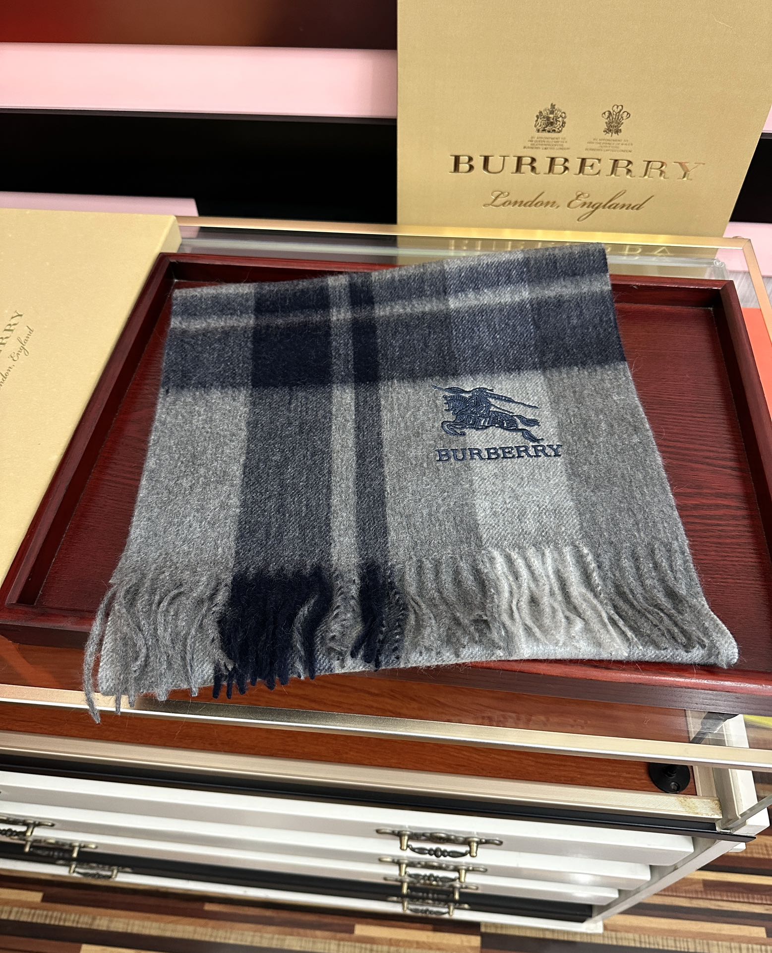 Burberry 125%山羊绒 2025 巴宝莉【刺绣战马】采用内蒙古 山羊绒 新款男女通用 重磅推荐 的格子