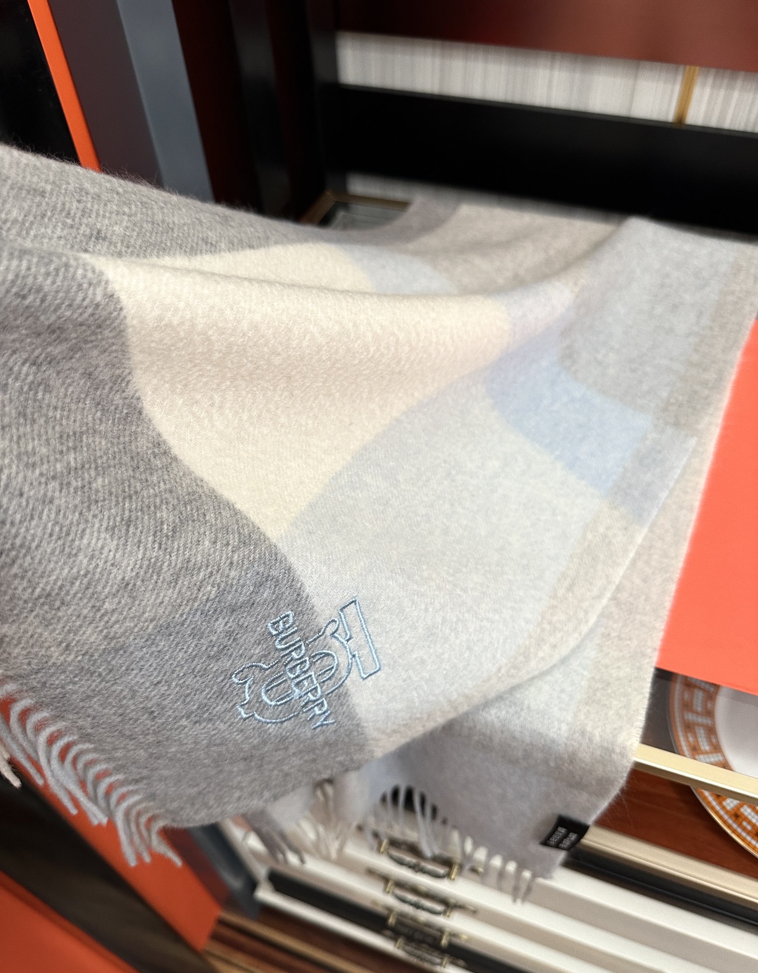 Burberry 125%山羊绒 2025 巴宝莉采用内蒙古 山羊绒 最新款男女通用 重磅推荐 的格子