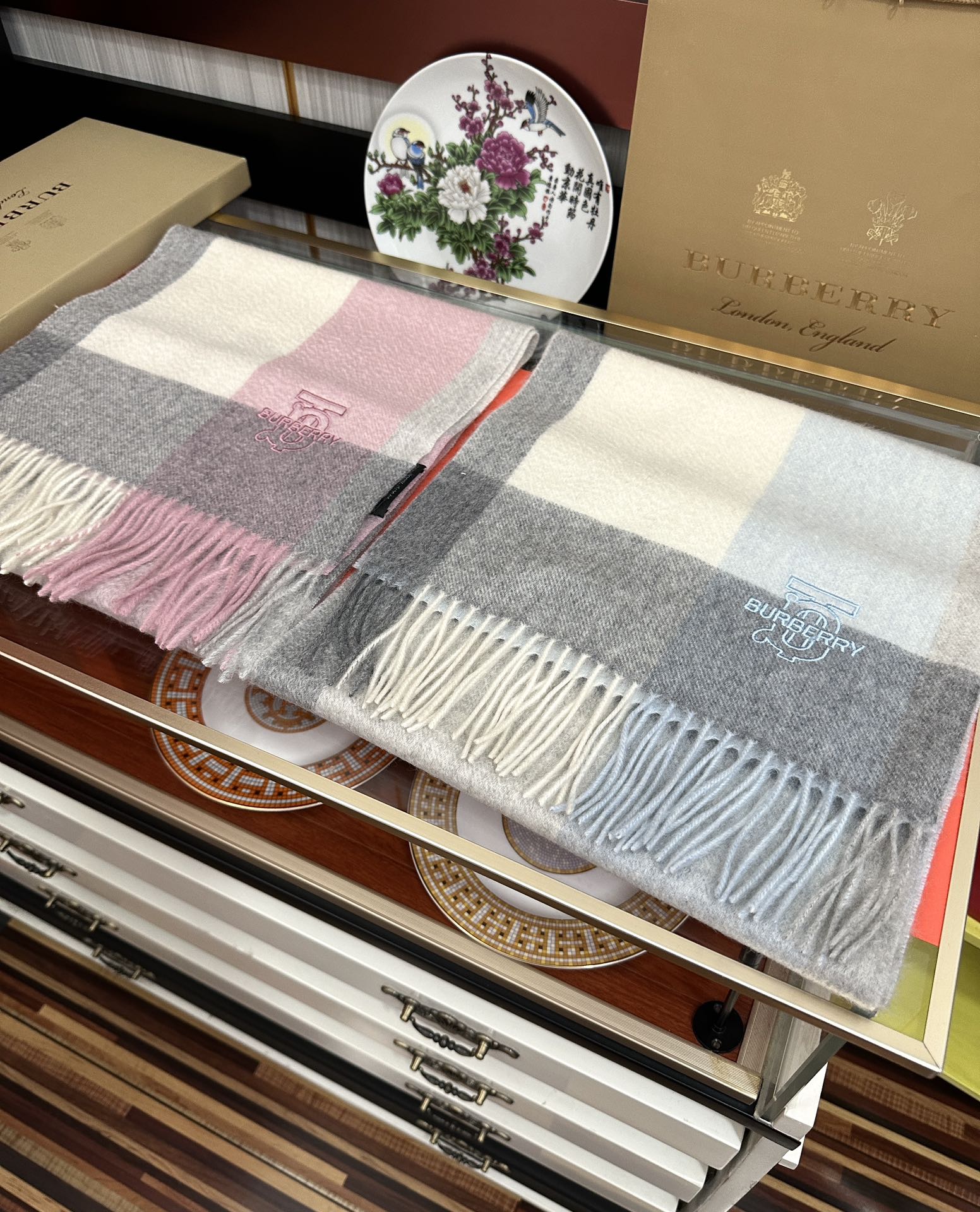 Burberry 125%山羊绒 2025 巴宝莉采用内蒙古 山羊绒 最新款男女通用 重磅推荐 的格子