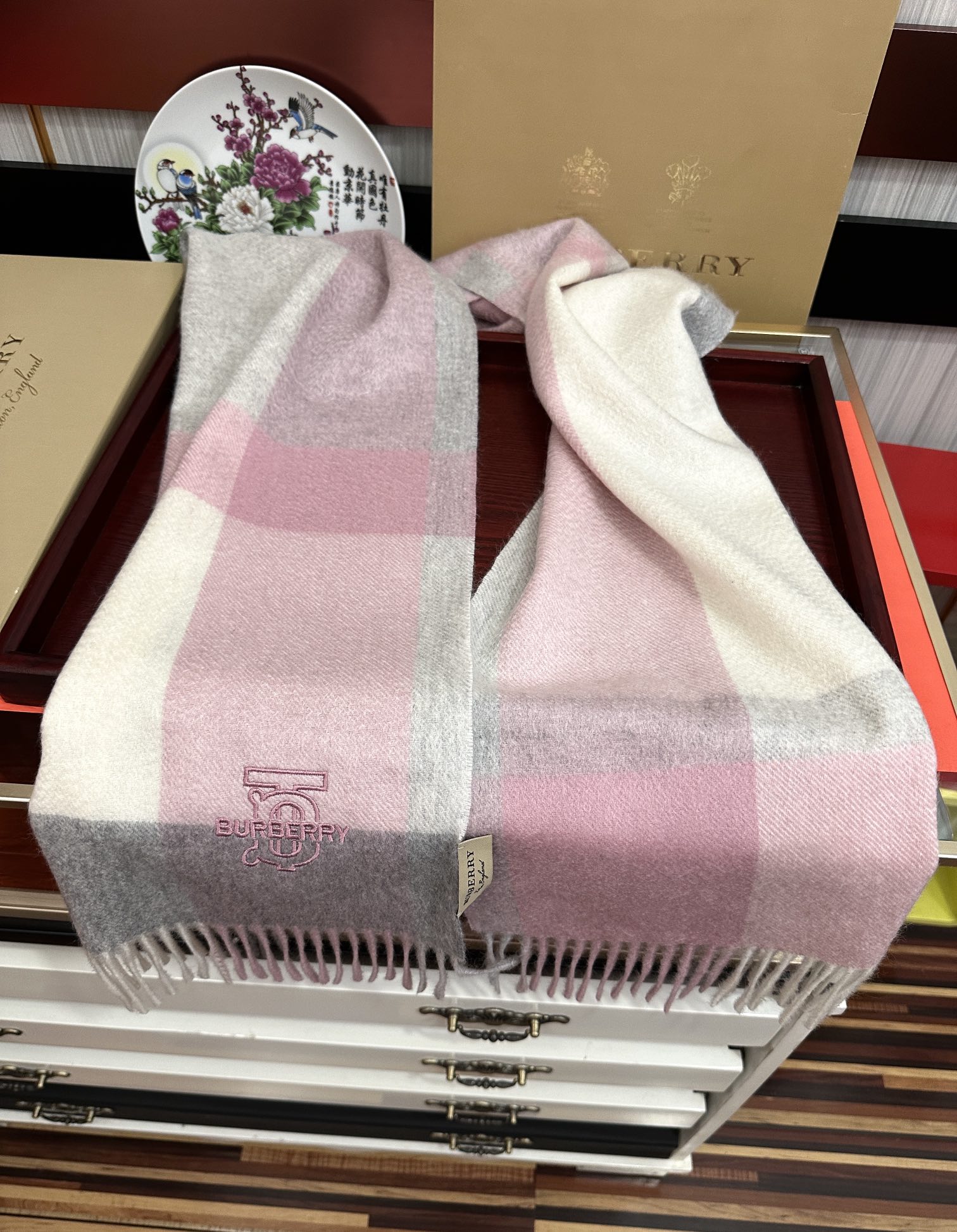Burberry 125%山羊绒 2025 巴宝莉采用内蒙古 山羊绒 最新款男女通用 重磅推荐 的格子