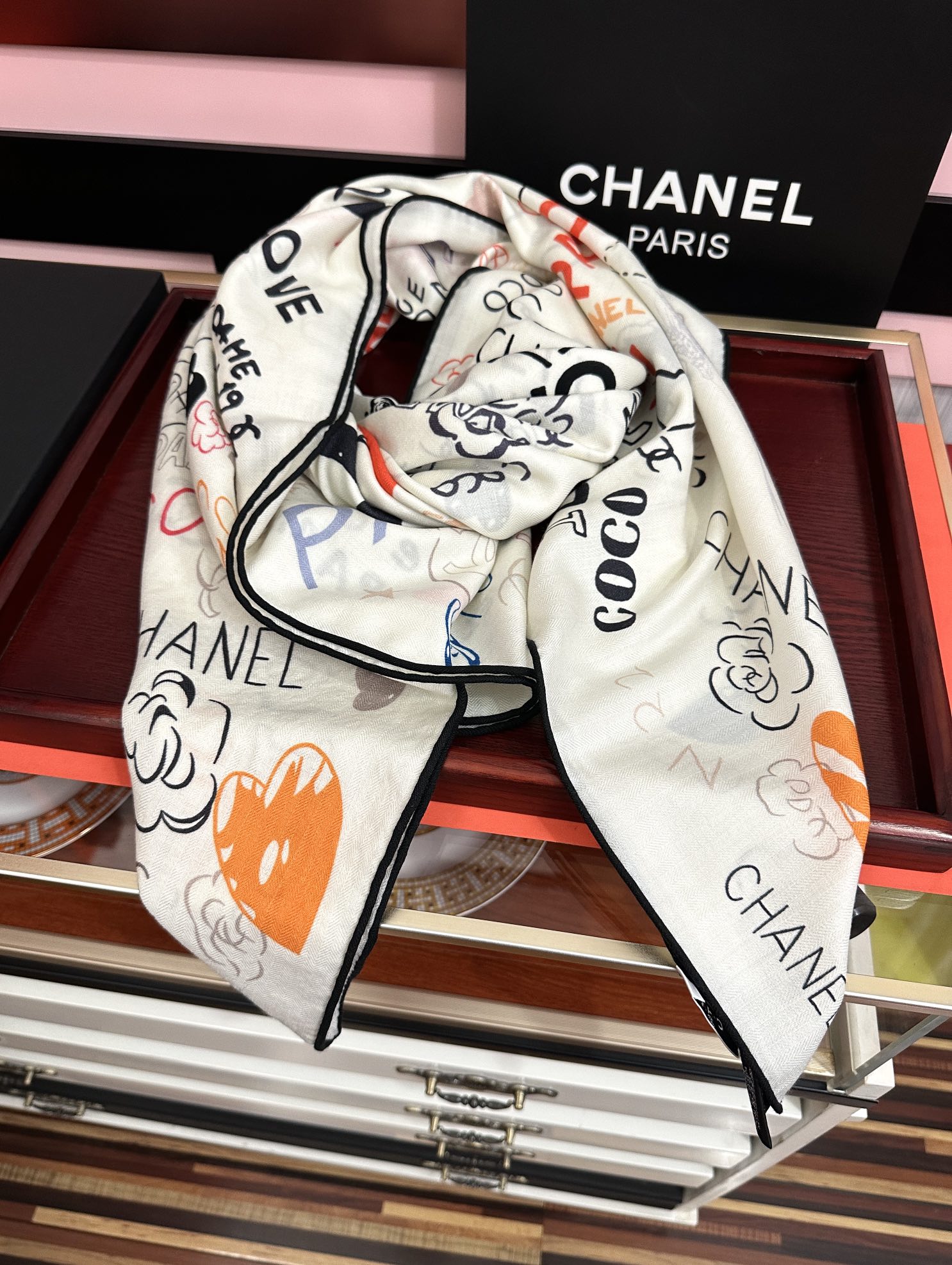Chanel 新款2025 香奈儿 ZG同步【涂鸦印花系列】 太美了 茶花帽子 真心 柔软