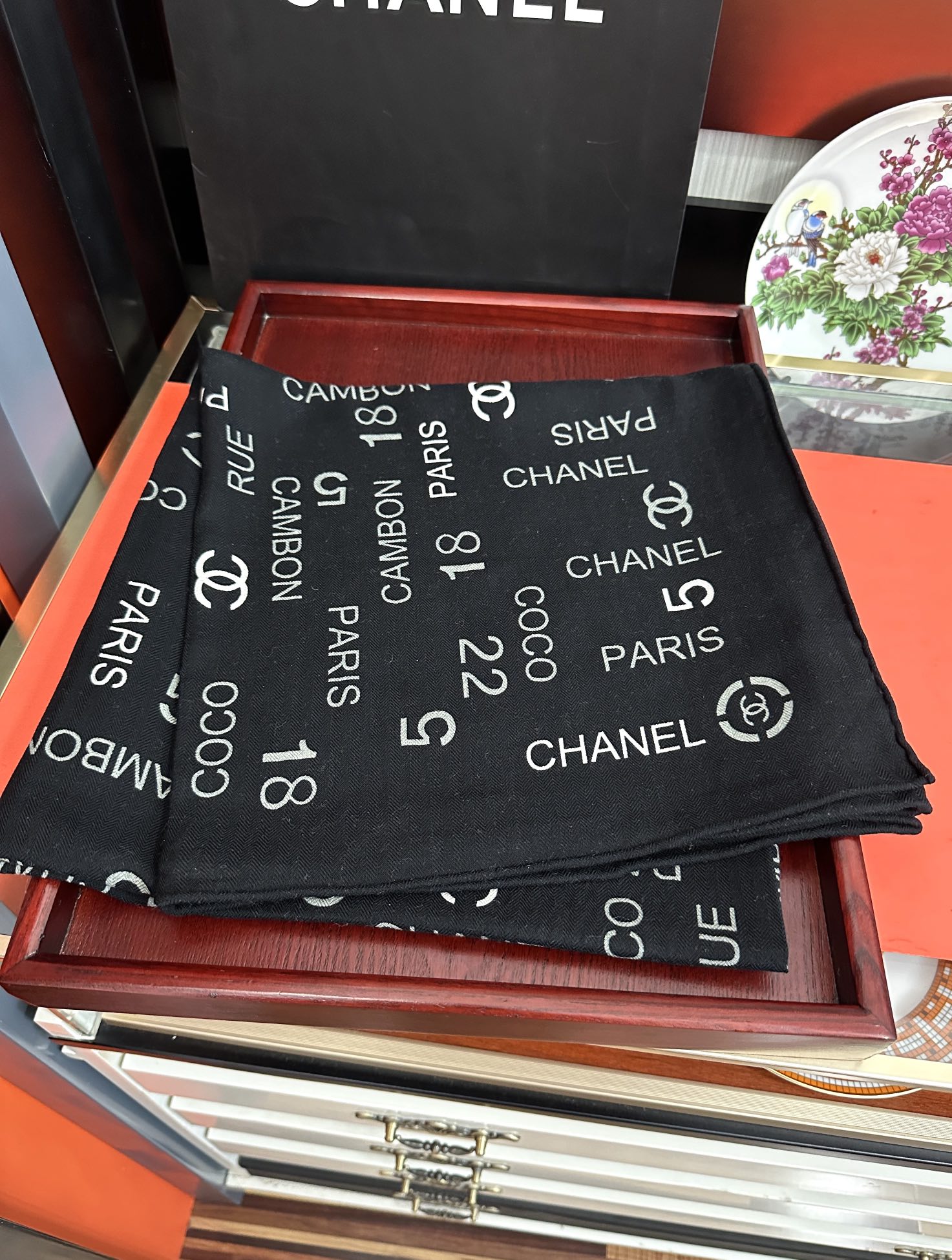 Chanel 香奈儿 2025【双面同色字母印花】太美了 茶花帽子 真心 柔软
