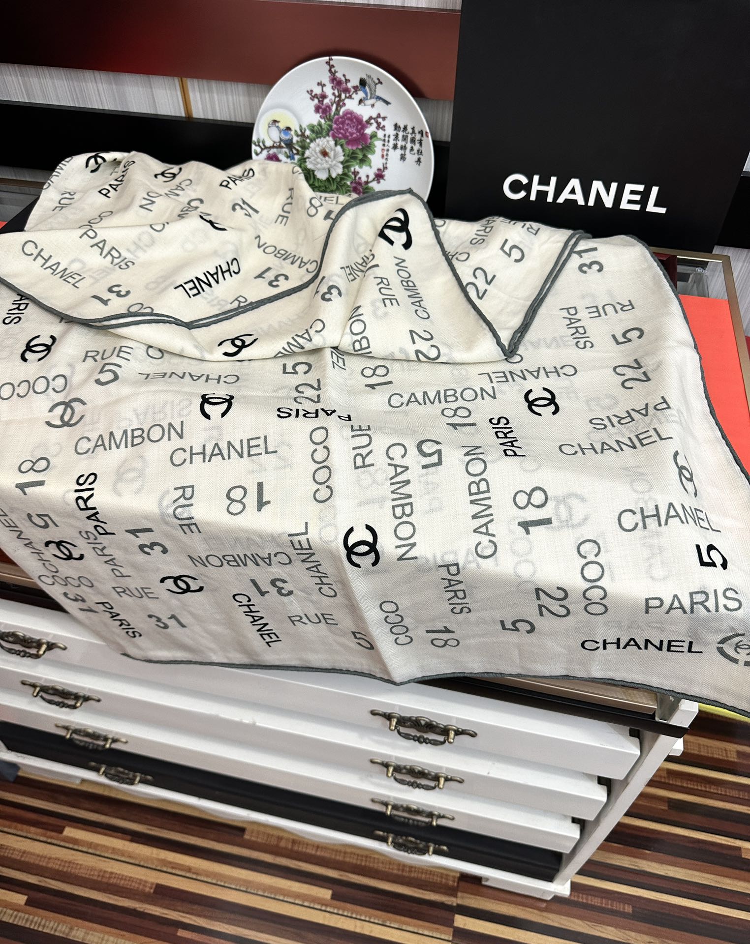 Chanel 香奈儿 2025【双面同色字母印花】太美了 茶花帽子 真心 柔软