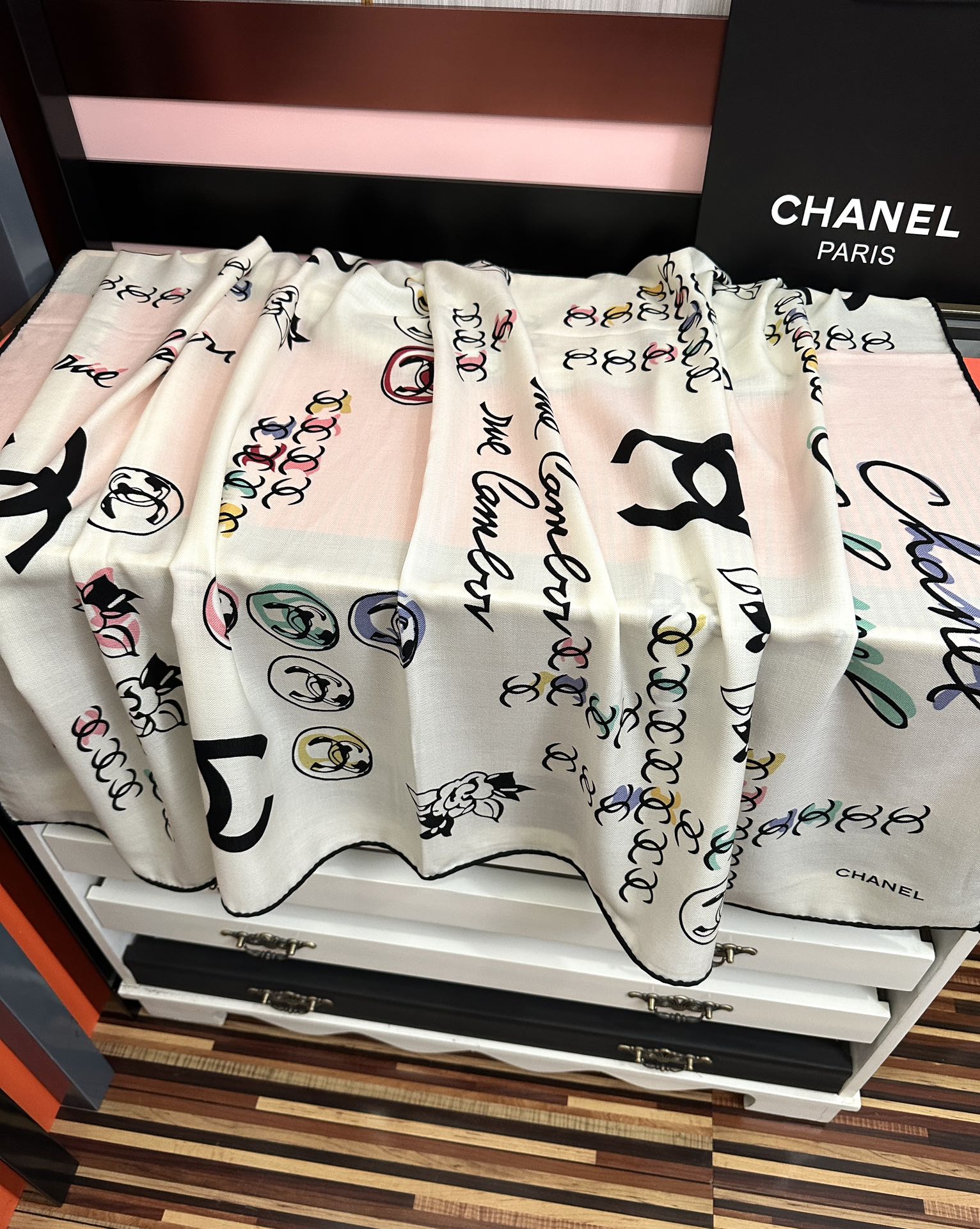 Chanel 2025香奈儿 太美了 【双面同色】 设计优雅风 ~气质到骨子里 香奶奶新一季的面料超高级