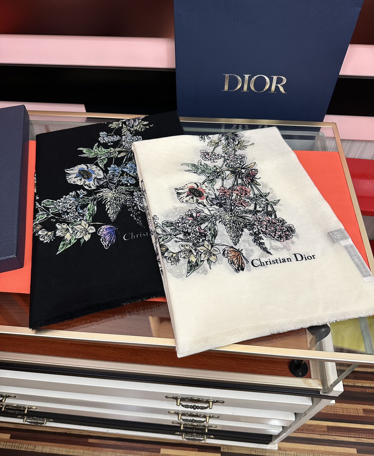Dior 新款 2026迪奥 最新款 【花卉系列】重磅推荐 款 设计太美了