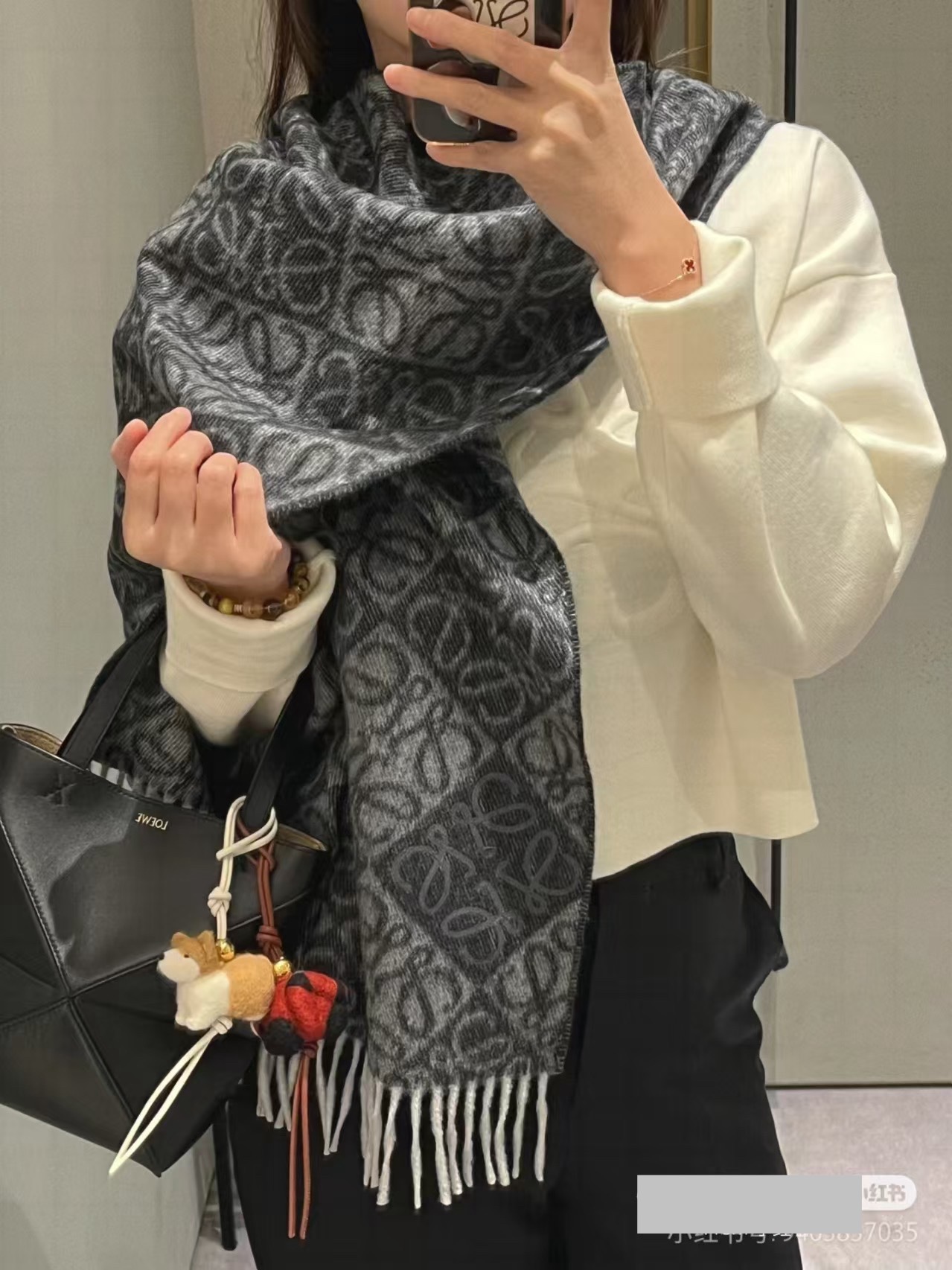 Loewe 罗意威2025 ZG最新款 棋盘格提花围巾 棋盘格矩阵设计高端设计 不挑年龄 怎么围都 款式 舒适太美了 百搭 尺寸：40x180、材质：羊绒