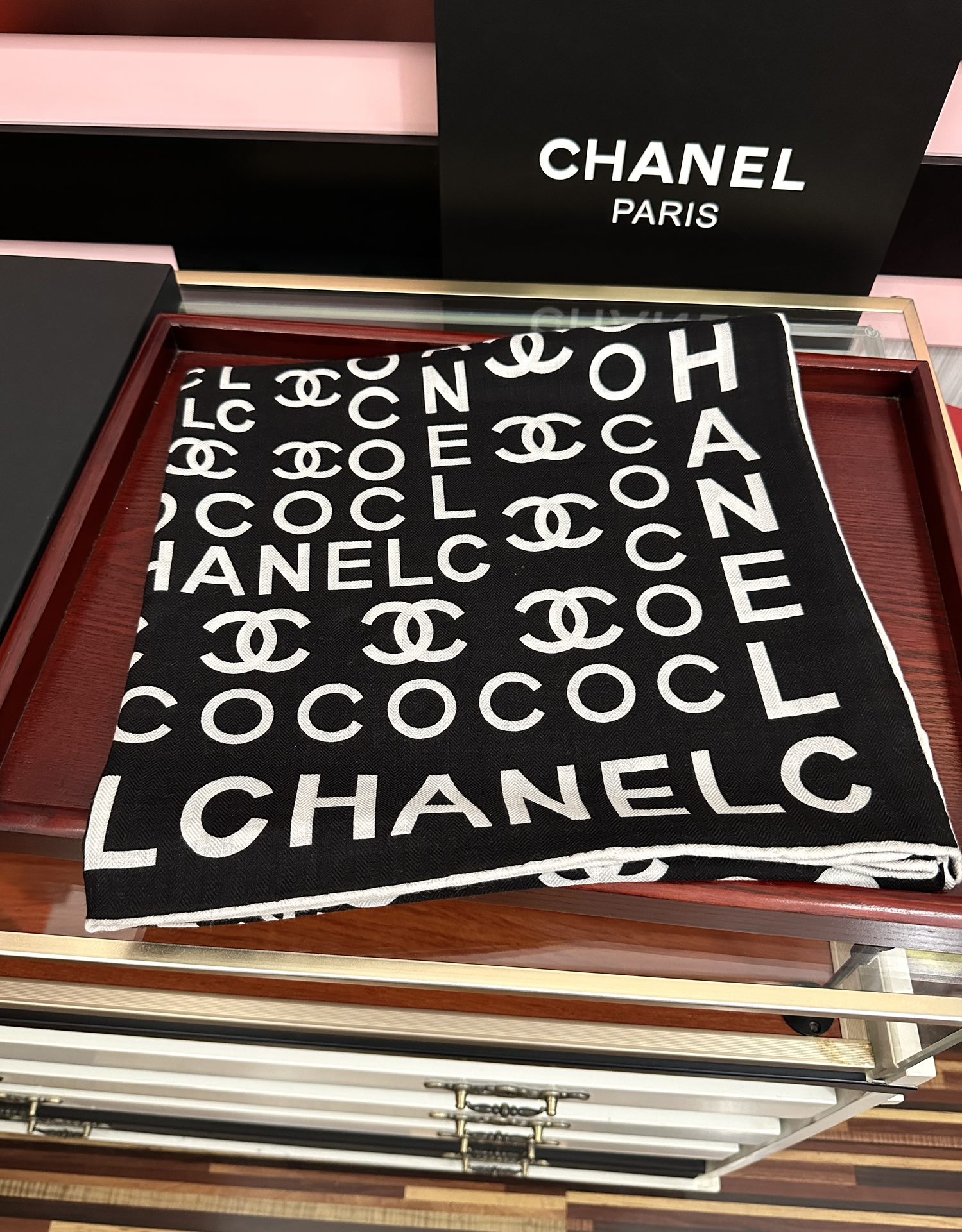 Chanel 香奈儿 ZG同步 【coco风格字母】 设计优雅风 ~气质到骨子里 香奶奶新一季的面料超高级