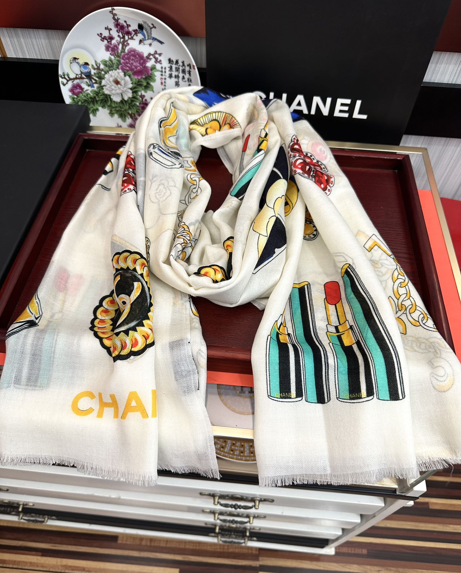 Chanel 真心赞 实物真心美 细节都可见 高端 VI 绝对值得入手 尺寸：100x200cm材质：羊绒