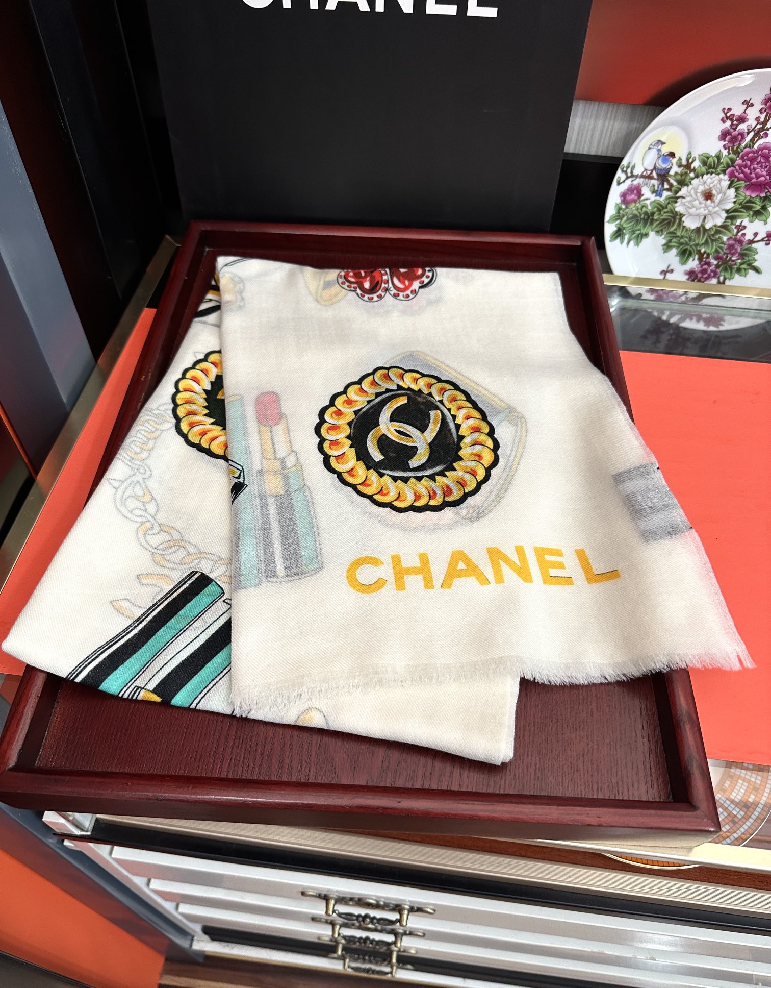 Chanel 真心赞 实物真心美 细节都可见 高端 VI 绝对值得入手 尺寸：100x200cm材质：羊绒