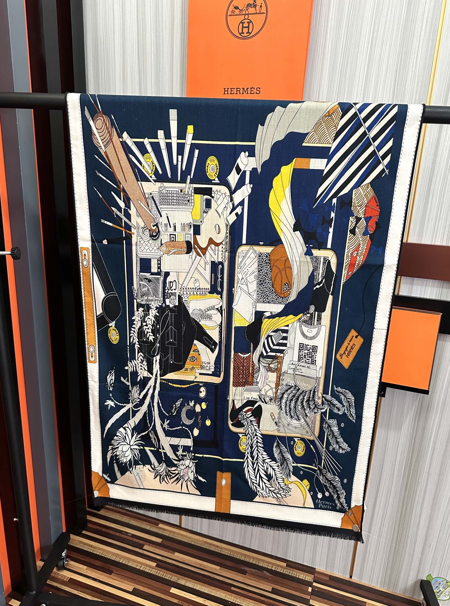 。2011 新款爱马仕。【双面同色】太美了[吃瓜]下手一定要快[嘴唇]四季都可以用[勾引]真心美的让人非