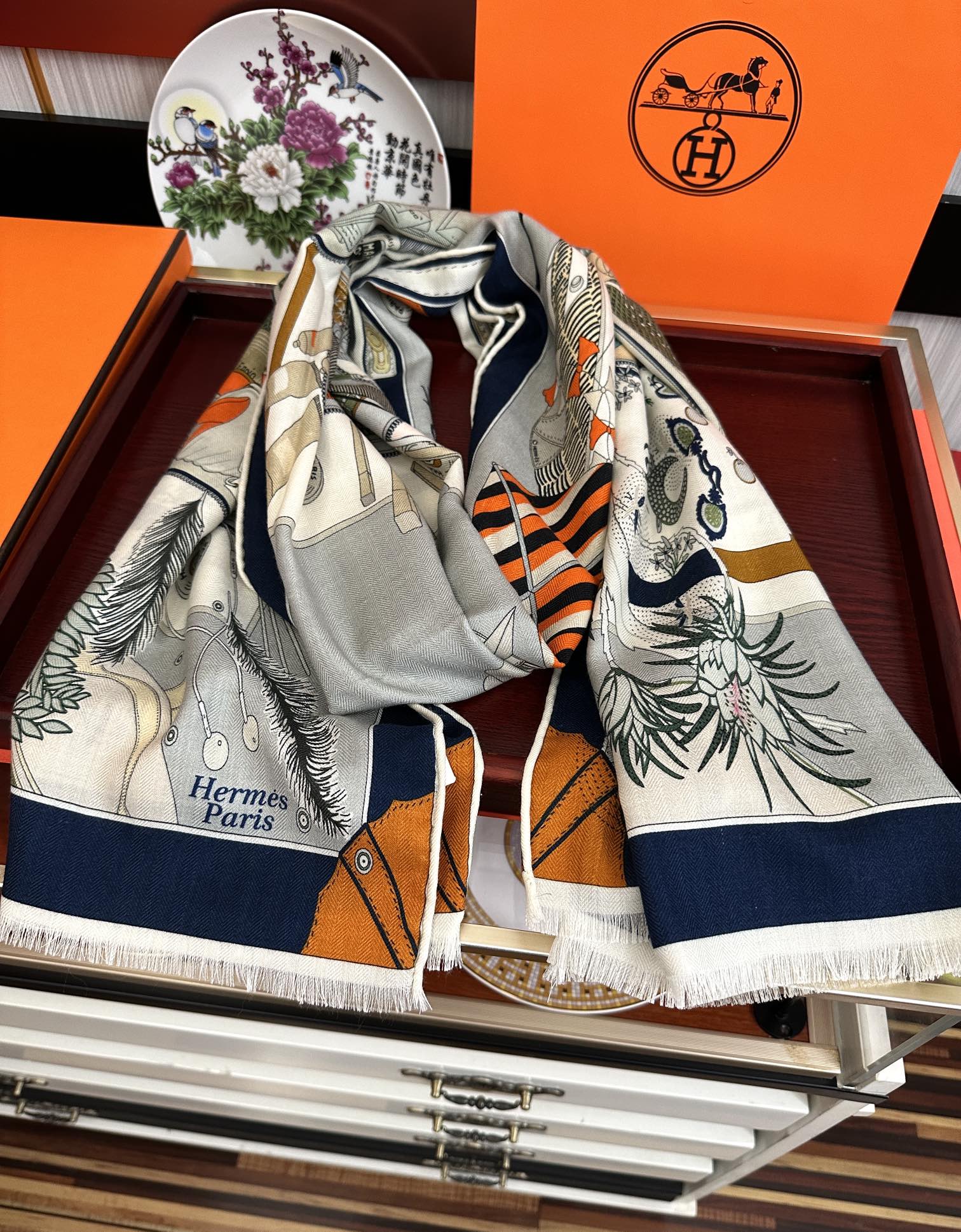 。2011 新款爱马仕。【双面同色】太美了[吃瓜]下手一定要快[嘴唇]四季都可以用[勾引]真心美的让人非