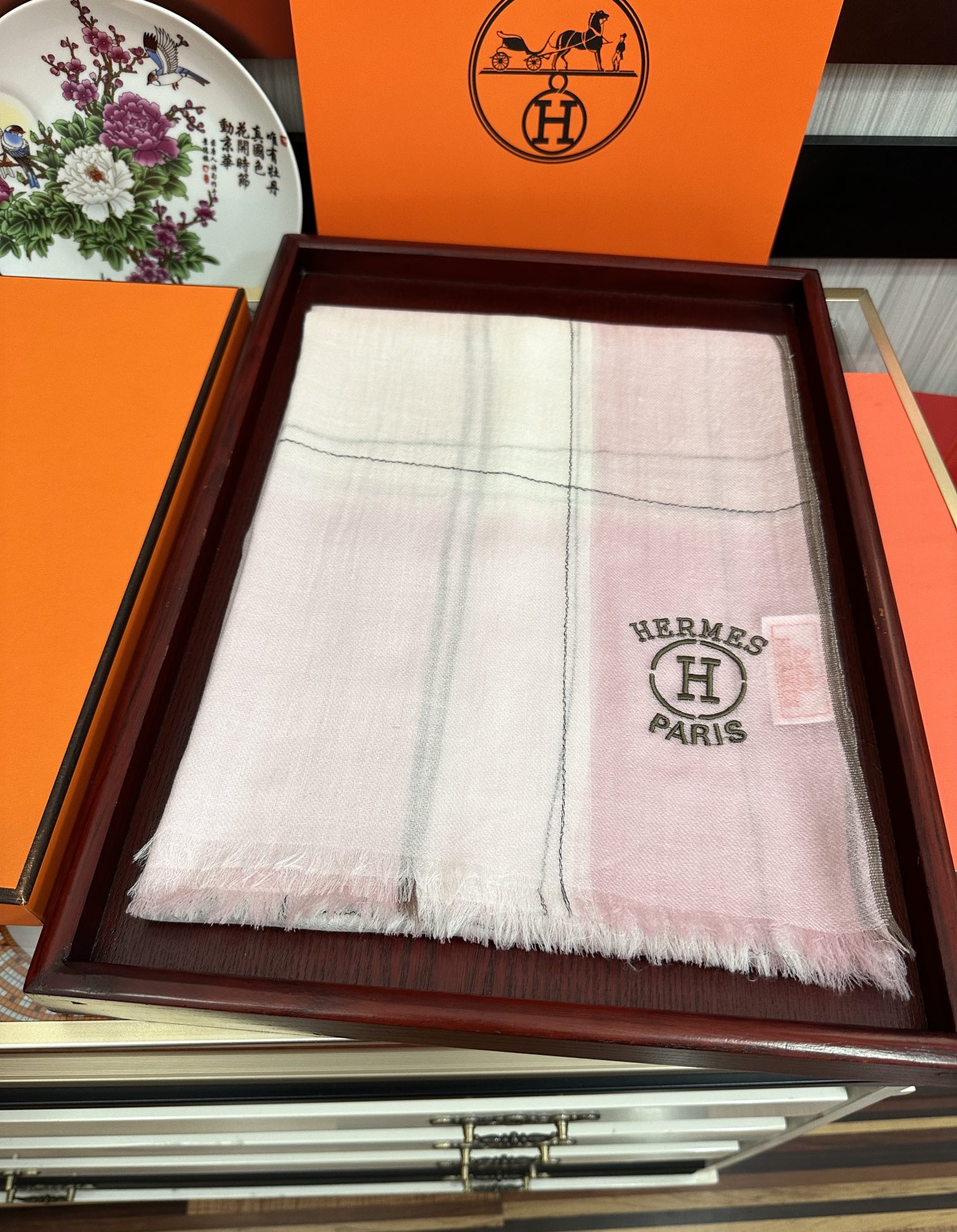 。爱马士🧣2026 太美了[庆祝]万众瞩目经典版到货🎆最优质的年轻设计师推出的最新概念👓搭配调色纱染再色