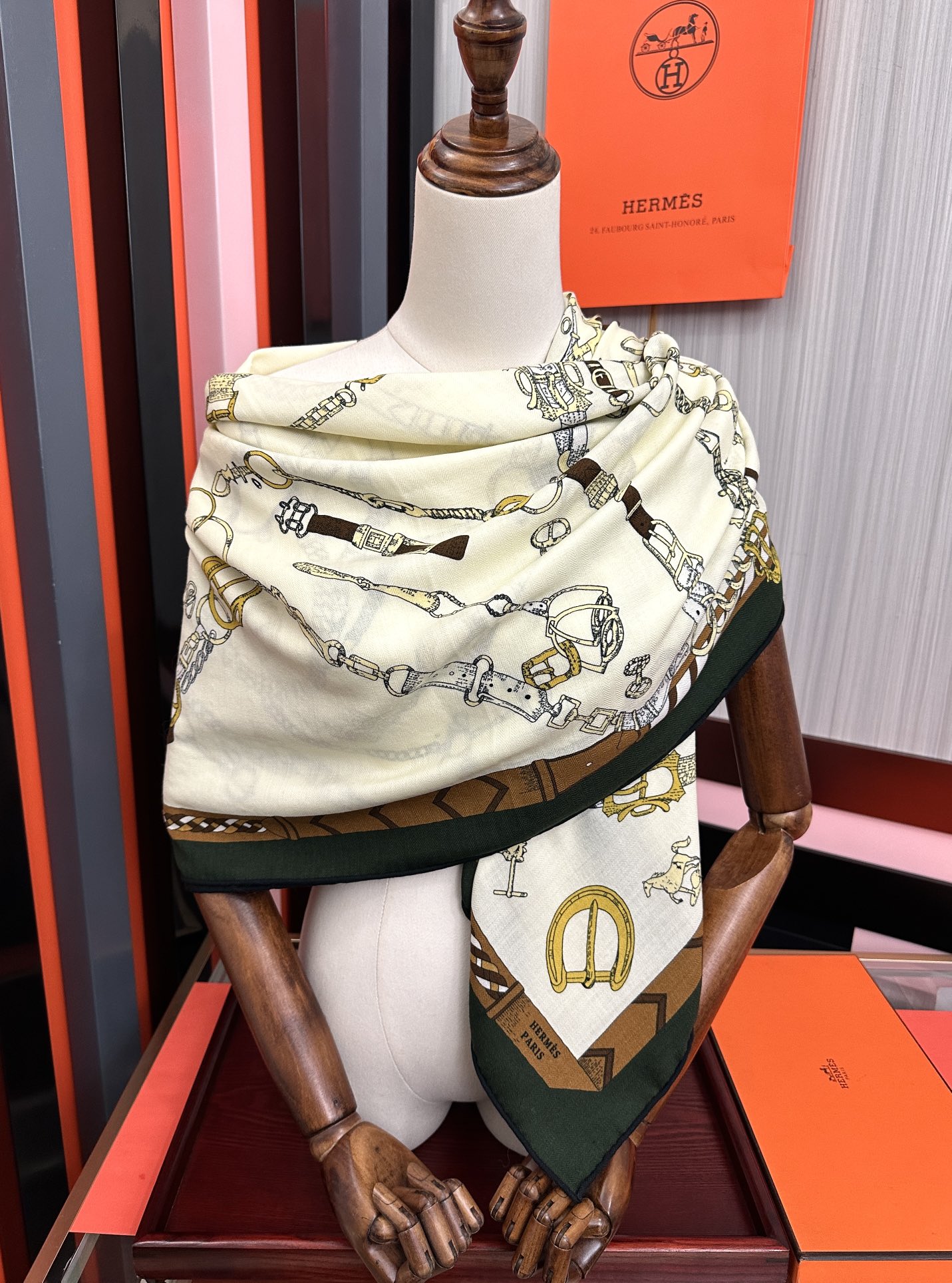 新款❤️ 爱马士2026【双面同色】ZG同步最新款 买了都说好看顶级工艺超值[嘴唇]专柜爆款🎁🎁羊绒方巾