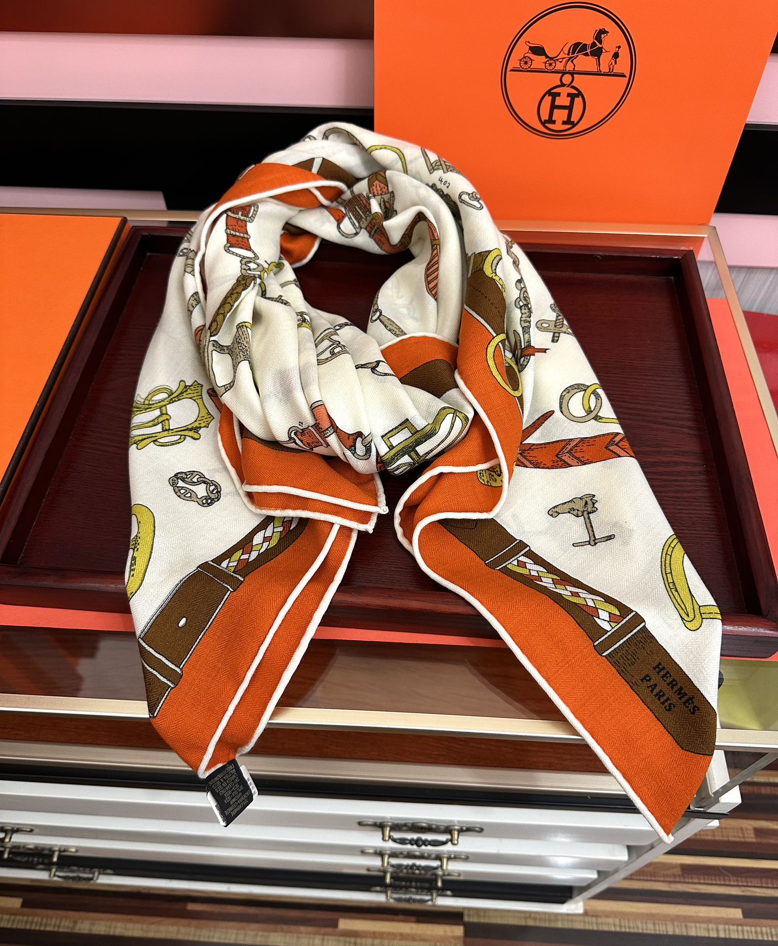 新款❤️ 爱马士2026【双面同色】ZG同步最新款 买了都说好看顶级工艺超值[嘴唇]专柜爆款🎁🎁羊绒方巾