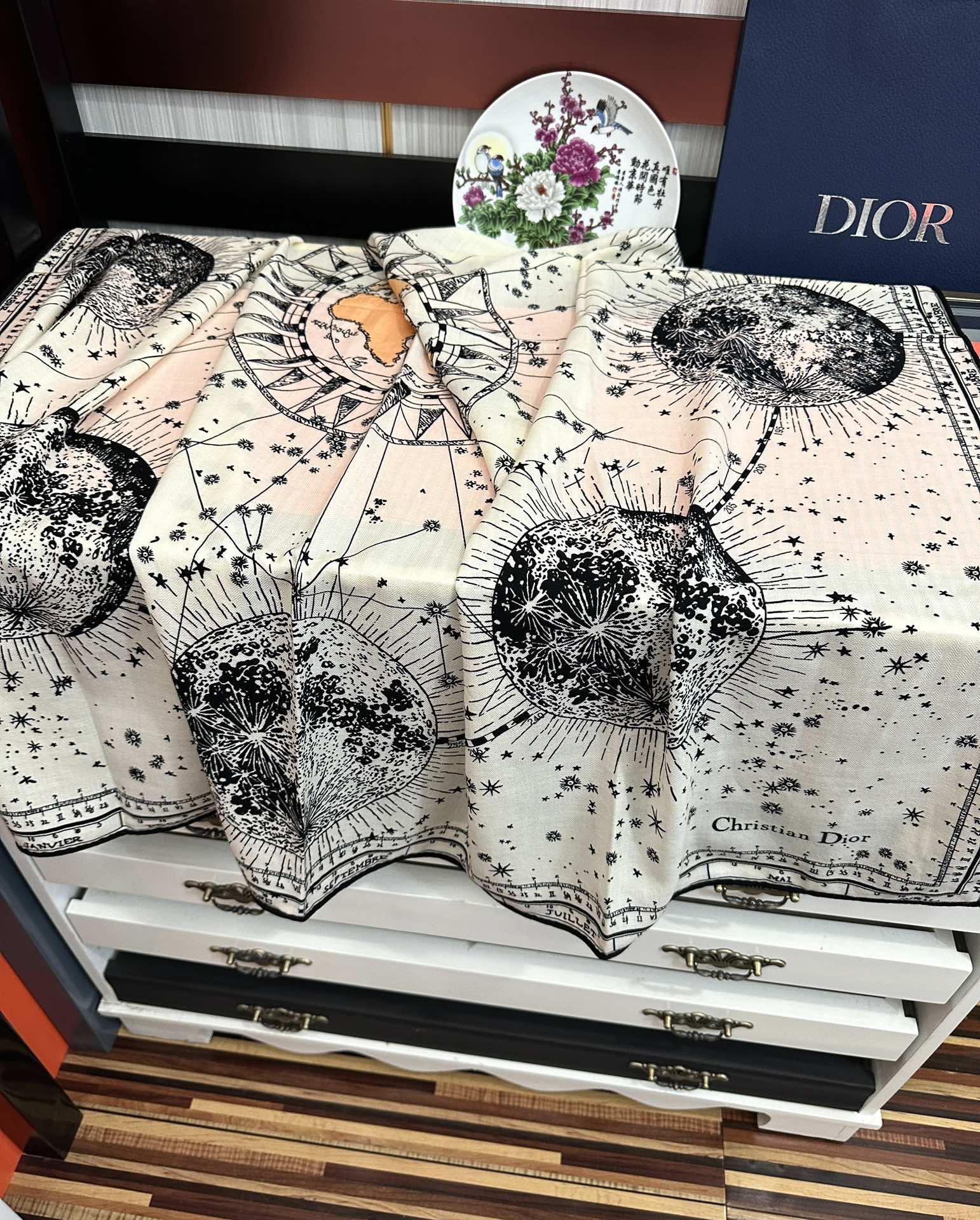 上新❤️2026迪奥 【双面同色地球图案】经典优雅[礼物]~气质到骨子里[色]新一季的面料超高级，真心超
