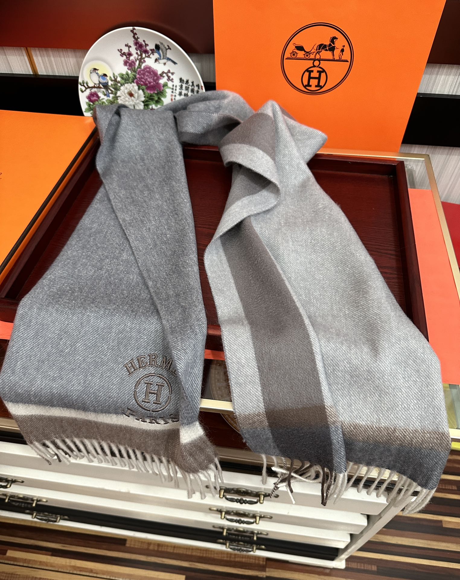 。85%羊绒 水波纹 爱马仕2026情侣款最爆款【采用内蒙古山羊绒】🎉男女士情侣款👫围巾‼️太美了😎让人