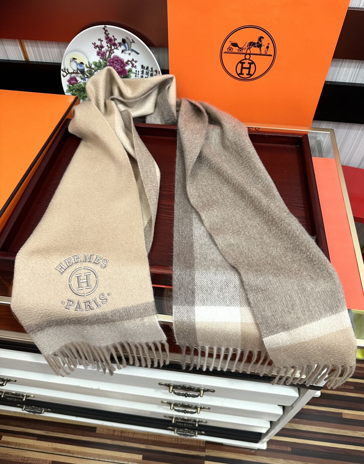 。85%羊绒 水波纹 爱马仕2026情侣款最爆款【采用内蒙古山羊绒】🎉男女士情侣款👫围巾‼️太美了😎让人