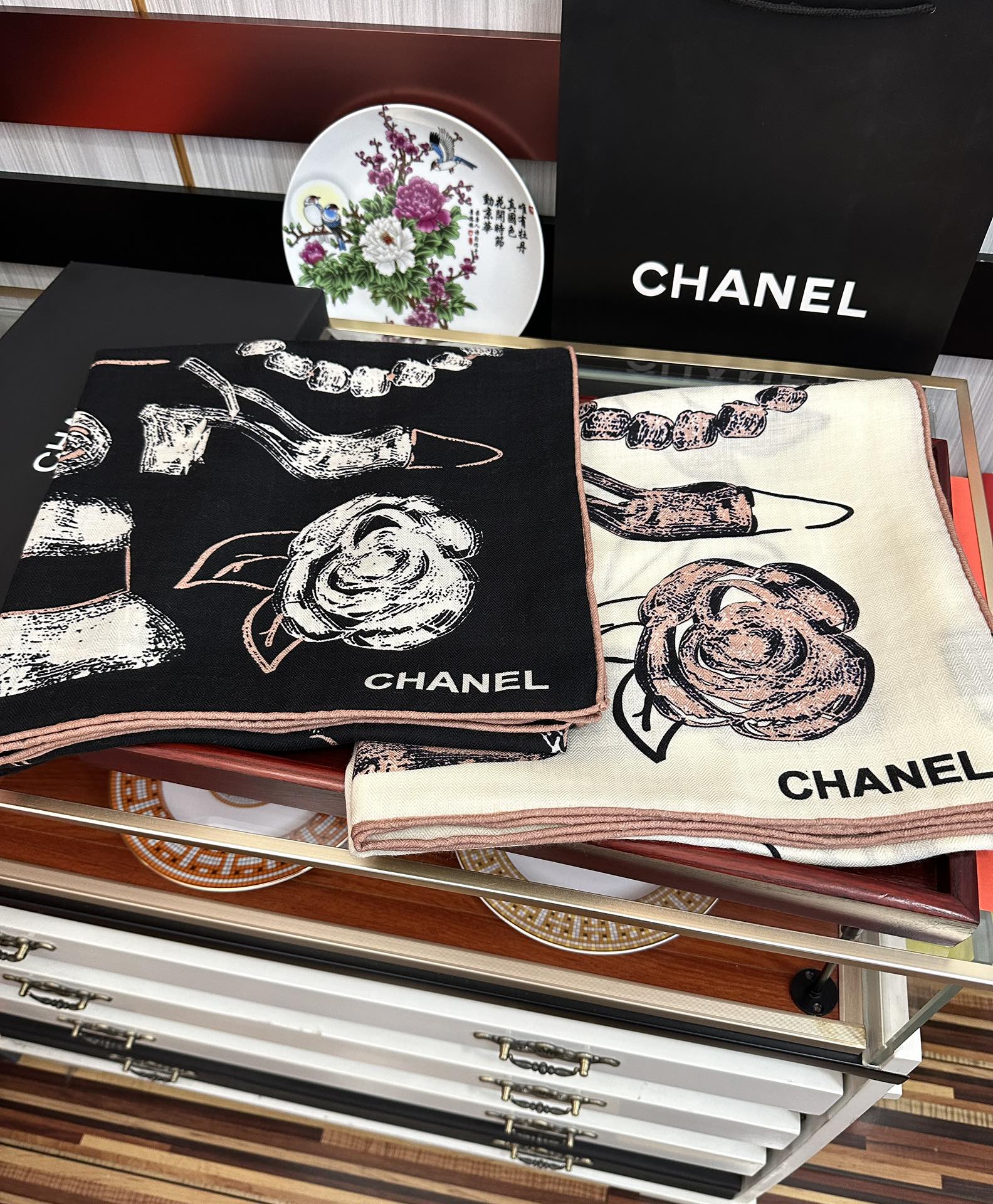 上新❤️2026 香奈儿 太美了 【双面同色】[發]经典茶花帽子🎩设计优雅风[礼物]~气质到骨子里[色]