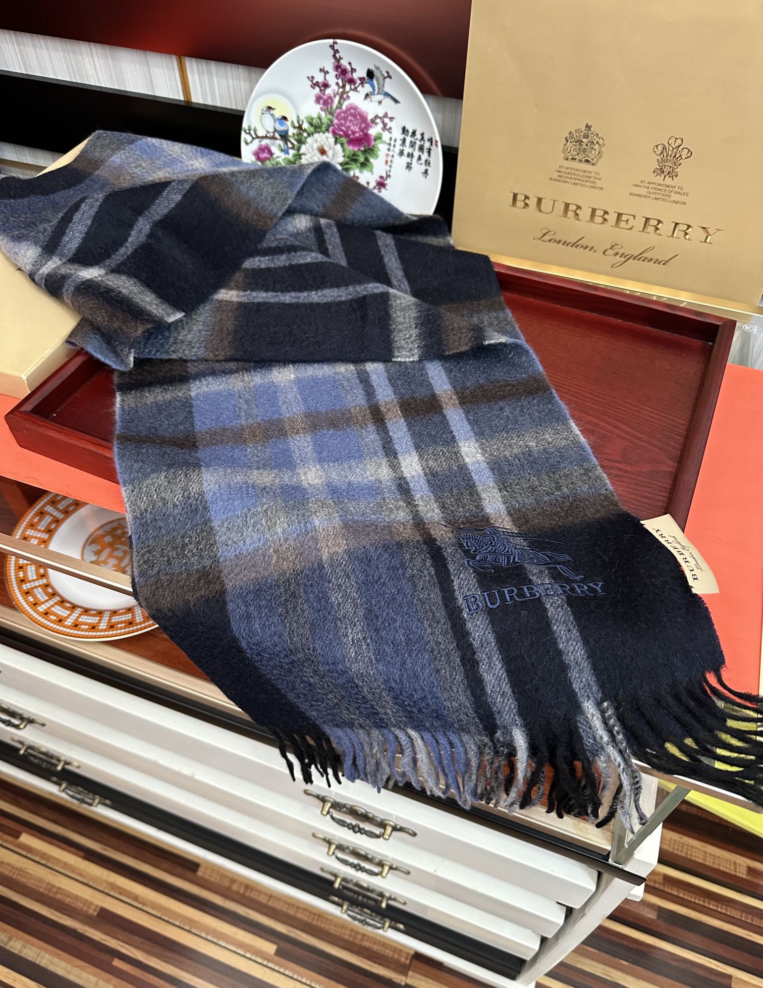 。85%山羊绒 2026巴宝莉【刺绣战马】采用内蒙古顶级山羊绒 最新款男女通用情侣款👫重磅推荐💥 经典的