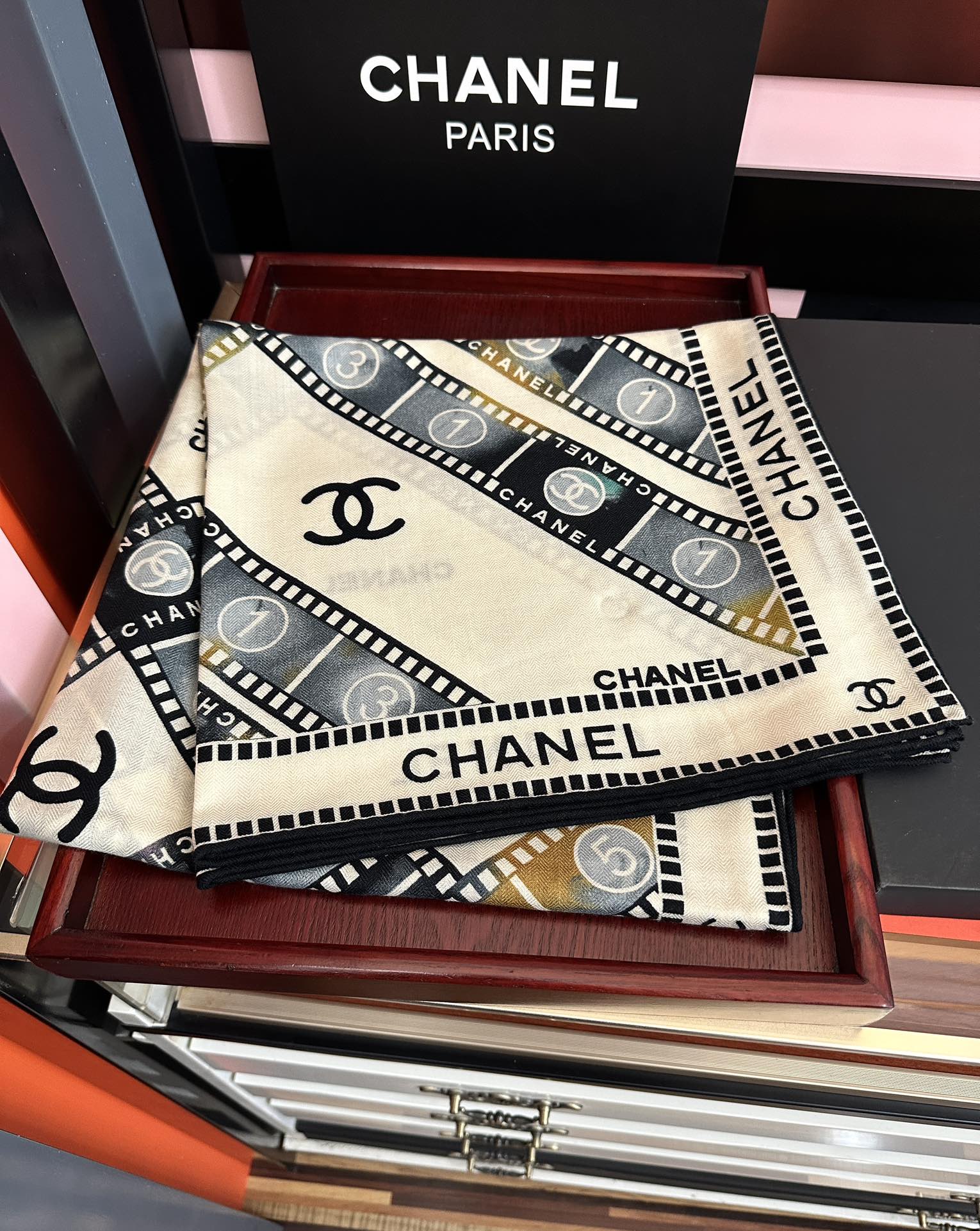 上新❤️香奈儿 ZG同步 太美了 【双面同色】香奶奶永远设计优雅风格[礼物]~气质到骨子里[色]香奶奶新