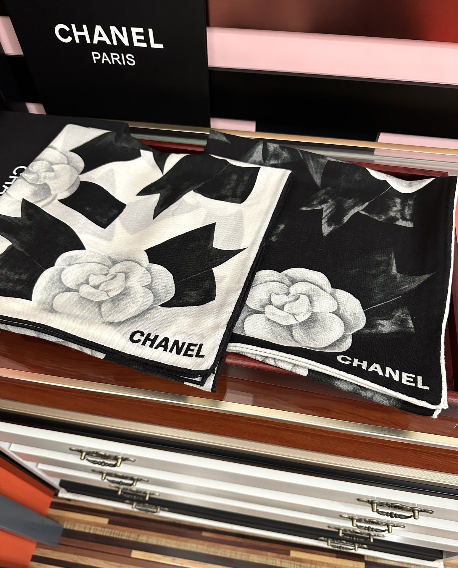 上新❤️ 香奈儿 2026 ZG同步太美了 双面同色[發]【经典山茶花】设计优雅风[礼物]~气质到骨子里