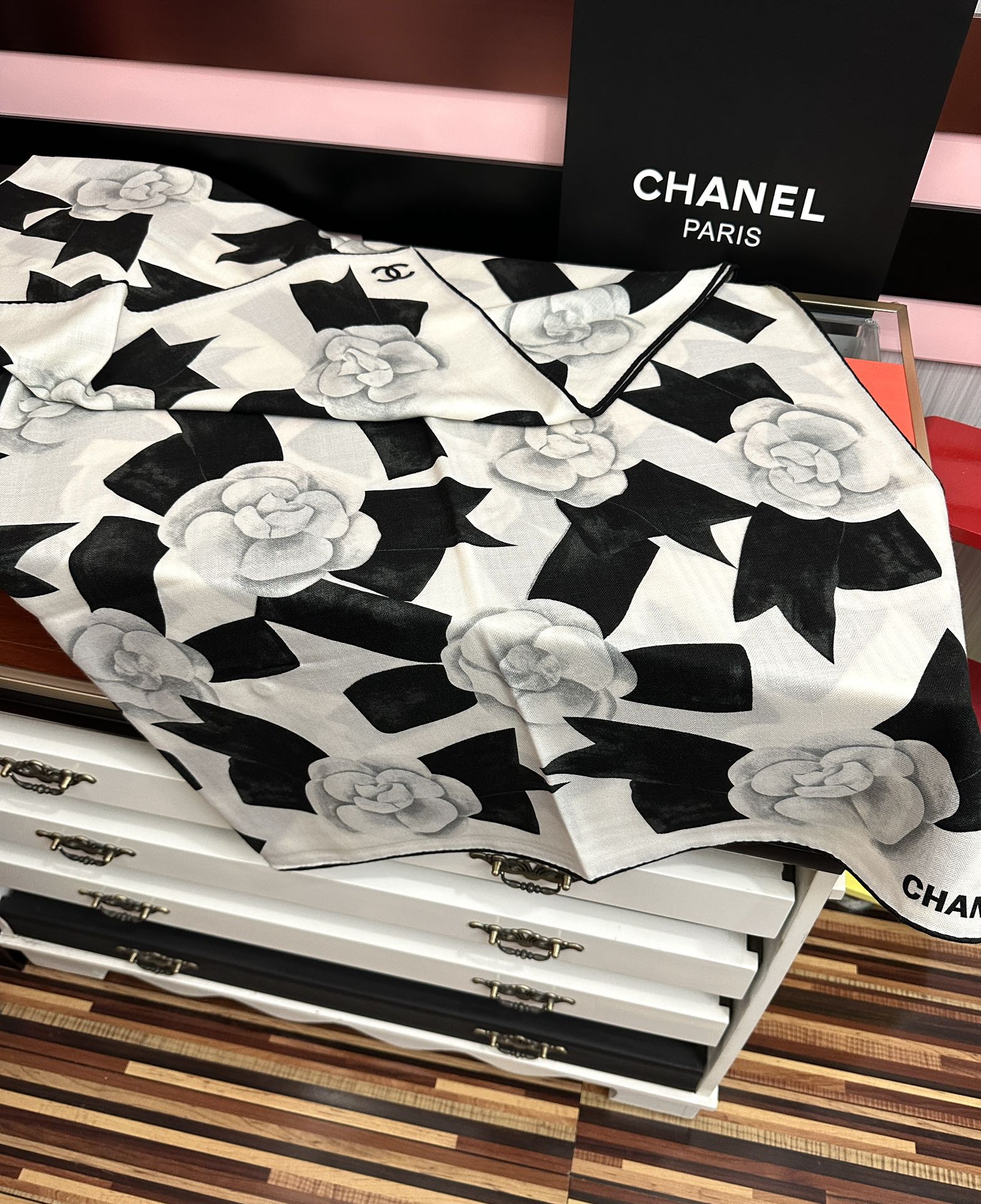 上新❤️ 香奈儿 2026 ZG同步太美了 双面同色[發]【经典山茶花】设计优雅风[礼物]~气质到骨子里