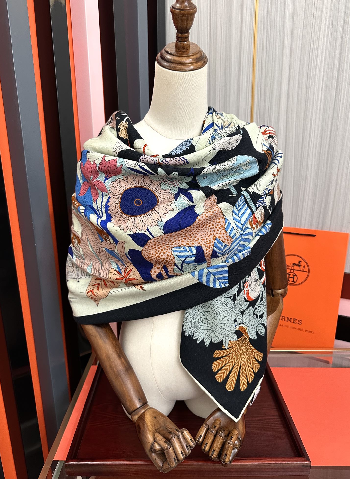 新款。爱马仕2026秋冬新款[爱心][太阳]我就不推荐了回头分享一下部分复刻款的老款信息资料供大家参考[