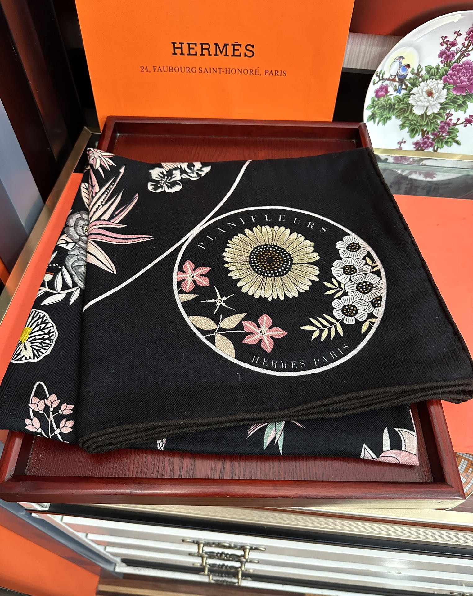 上新❤️爱马仕2026 经典优雅[礼物]~气质到骨子里[色]新一季的面料超高级，真心超级柔软，丝丝顺滑[