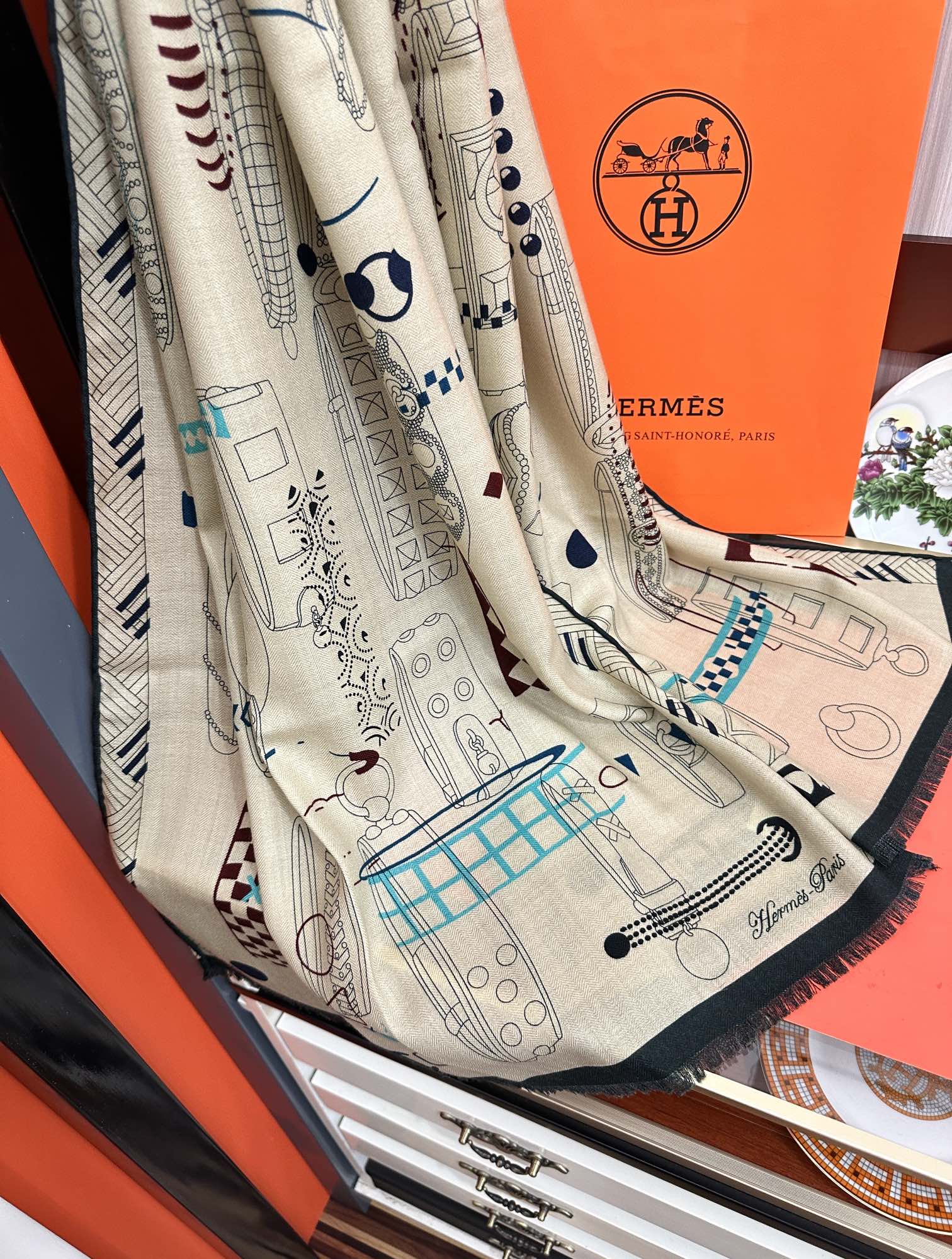 新款爱马士。2011双面同色印花[吃瓜]四季都可以用真心美的让人非常非上身效果简直美翻了 品质非常完美👍