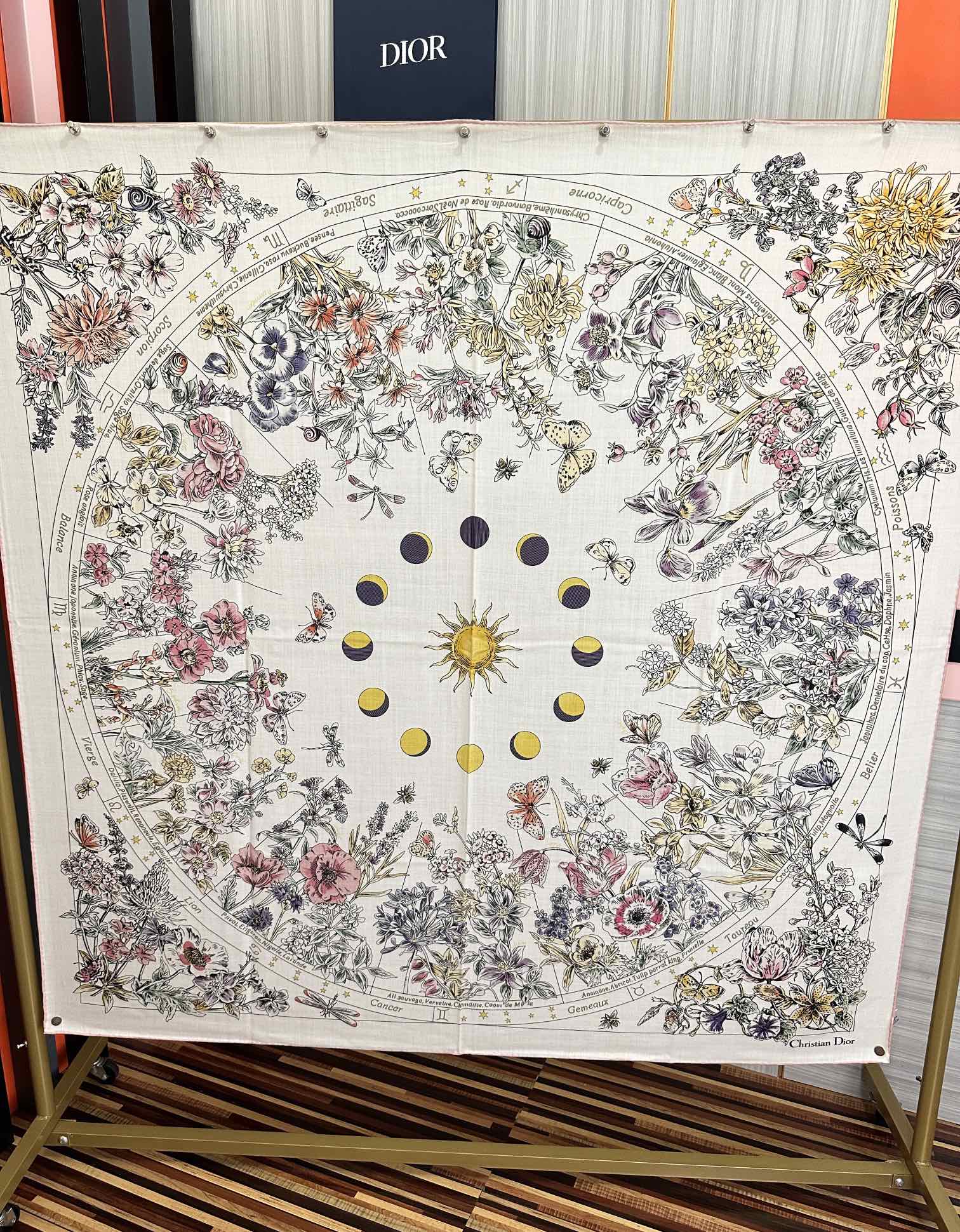 上新❤️迪奥 2026【花奔系列双面同色】经典优雅[礼物]~气质到骨子里[色]新一季的面料超高级，真心超