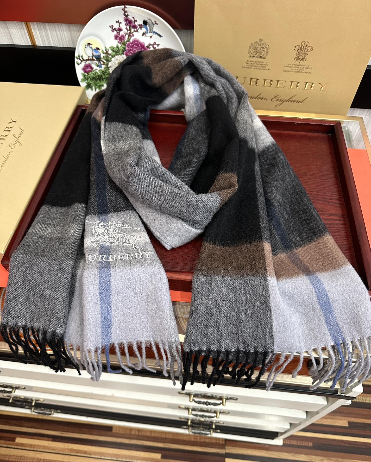 上新。巴宝莉2026 专柜新款💖男女通用情侣👫款，永不过时，上身效果非常棒👍质感醇尚的苏格兰风格💕采用纯