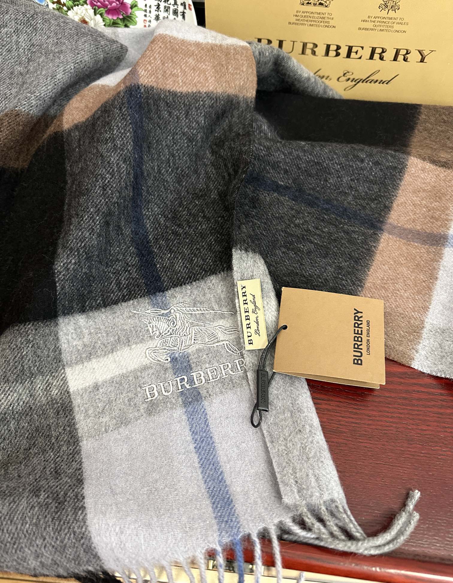 上新。巴宝莉2026 专柜新款💖男女通用情侣👫款，永不过时，上身效果非常棒👍质感醇尚的苏格兰风格💕采用纯