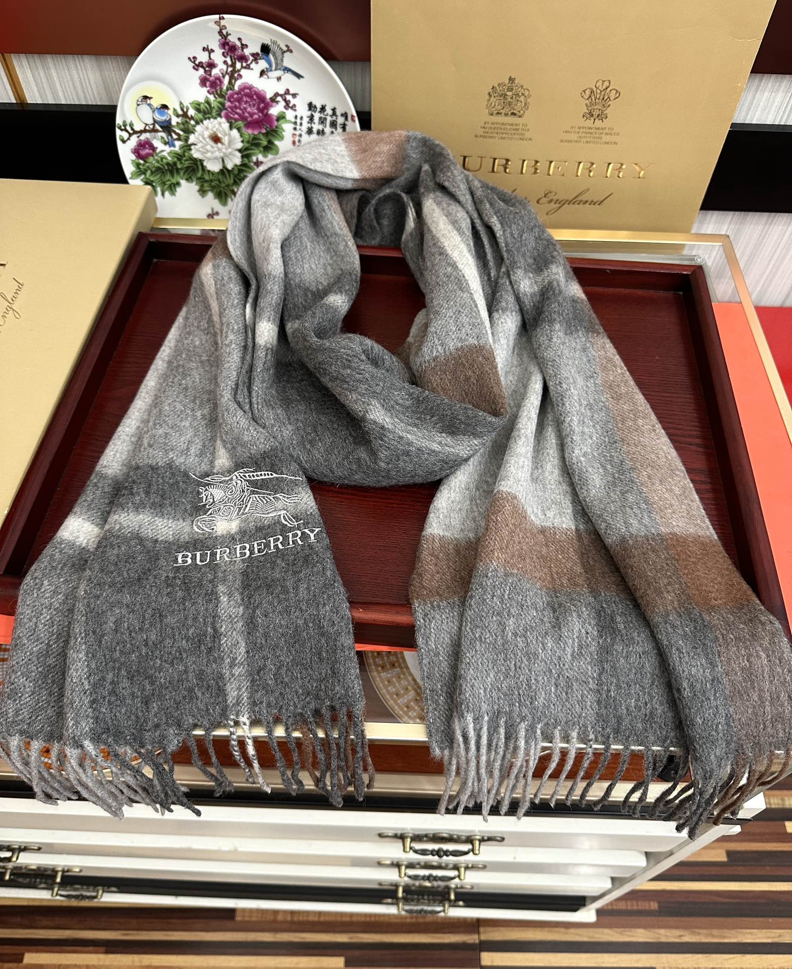 上新。巴宝莉2026 专柜新款💖男女通用情侣👫款，永不过时，上身效果非常棒👍质感醇尚的苏格兰风格💕采用纯