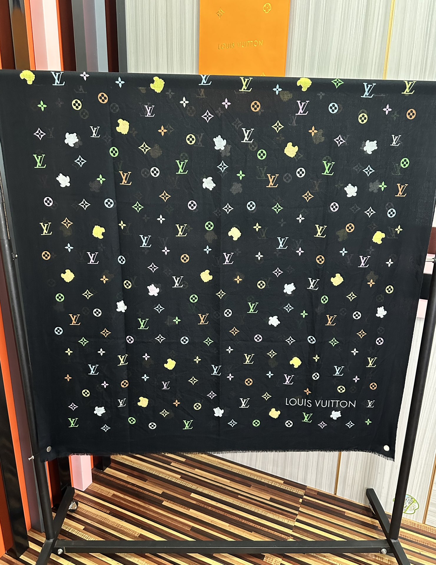 。新款 L 家 2026 最新款[得意]真心赞👍【戒指绒长巾】😘💍实物真心美 🎀披肩配以印花💓💃🏻无论设