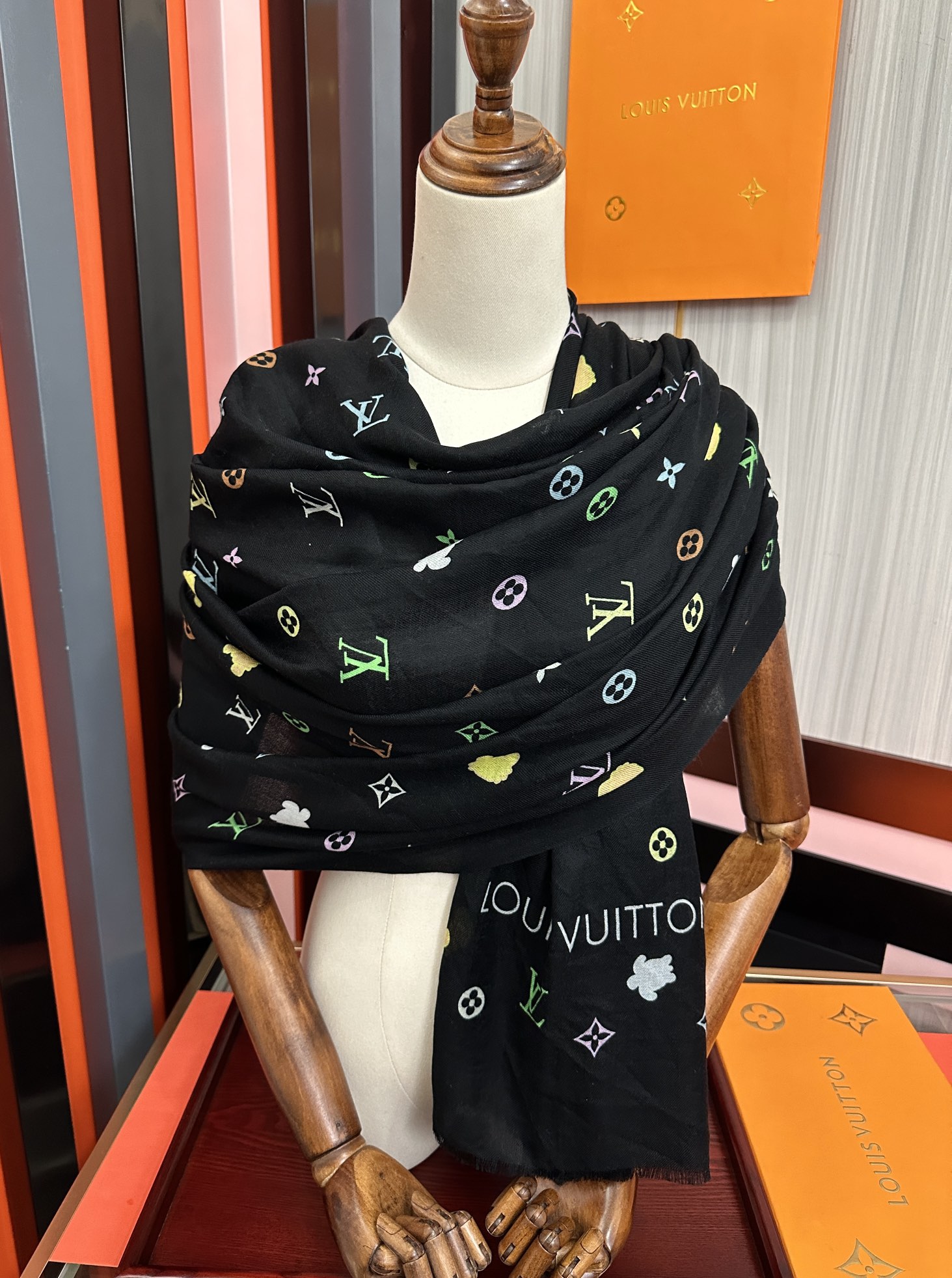 。新款 L 家 2026 最新款[得意]真心赞👍【戒指绒长巾】😘💍实物真心美 🎀披肩配以印花💓💃🏻无论设