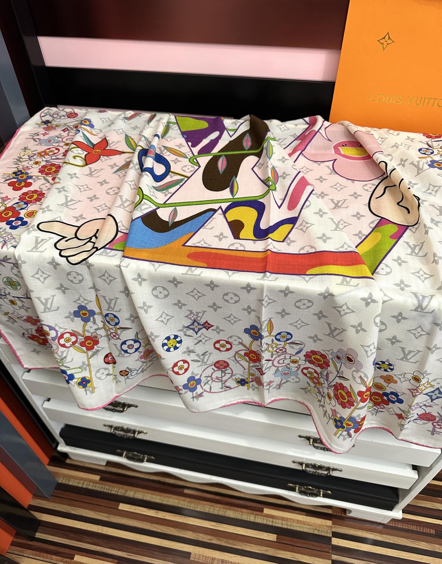 上新❤️LV 2026女士必备款ZG同步【双面同色】经典优雅[礼物]~气质到骨子里[色]新一季的面料超高