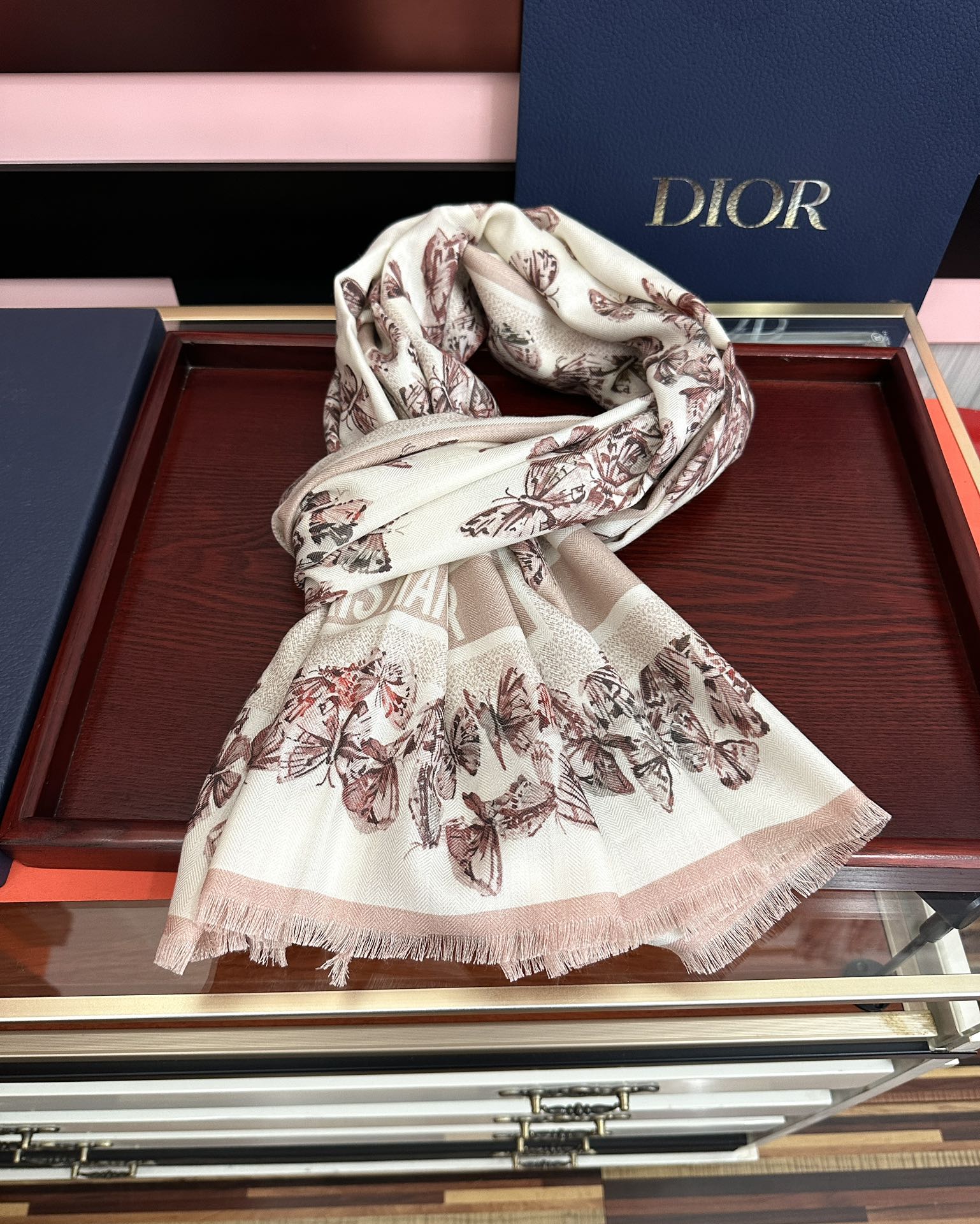 上新 迪奥。2011双面同色【蝴蝶🦋花朵系列】太美了[吃瓜]下手一定要快[嘴唇]四季都可以用[勾引]真心