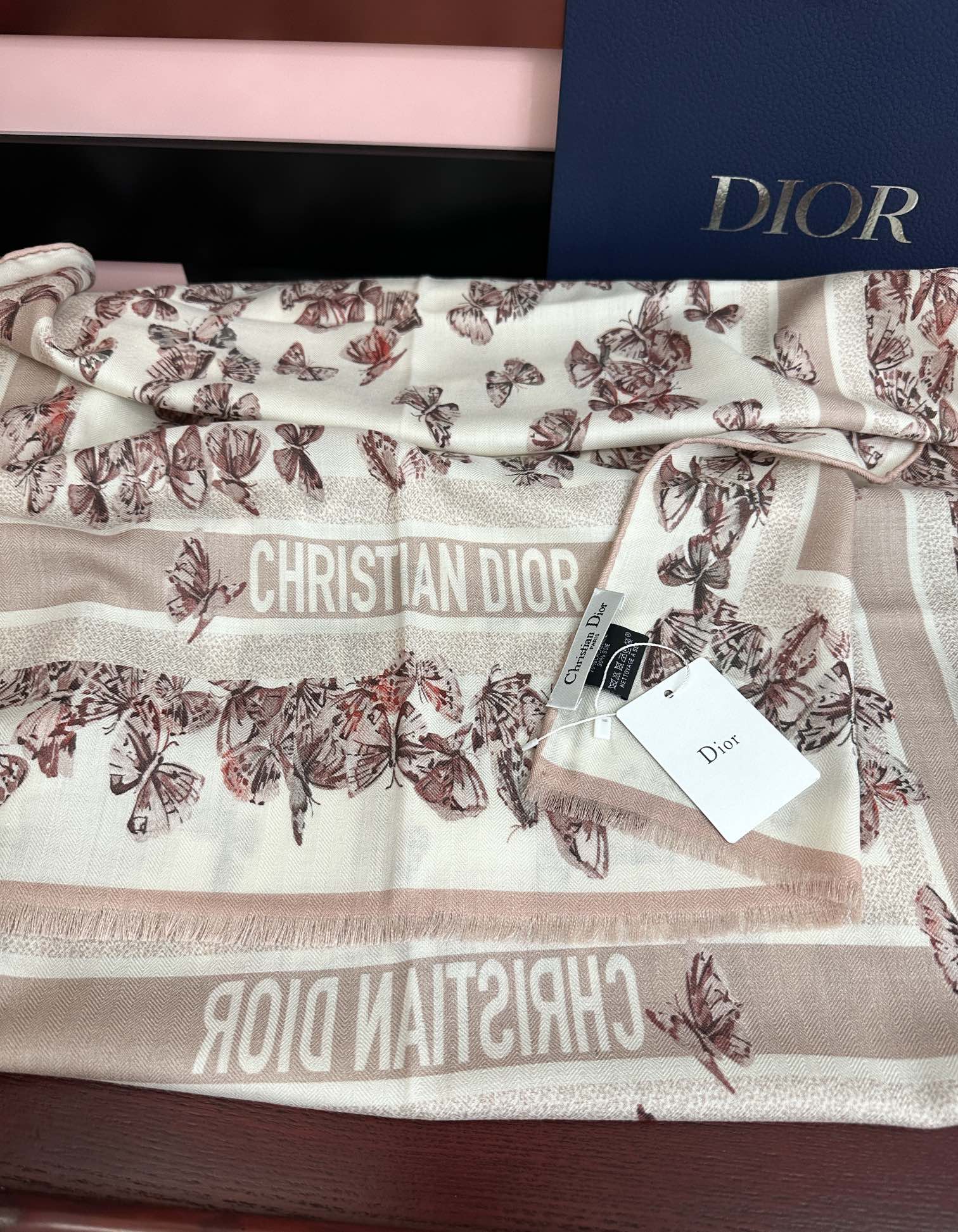 上新 迪奥。2011双面同色【蝴蝶🦋花朵系列】太美了[吃瓜]下手一定要快[嘴唇]四季都可以用[勾引]真心