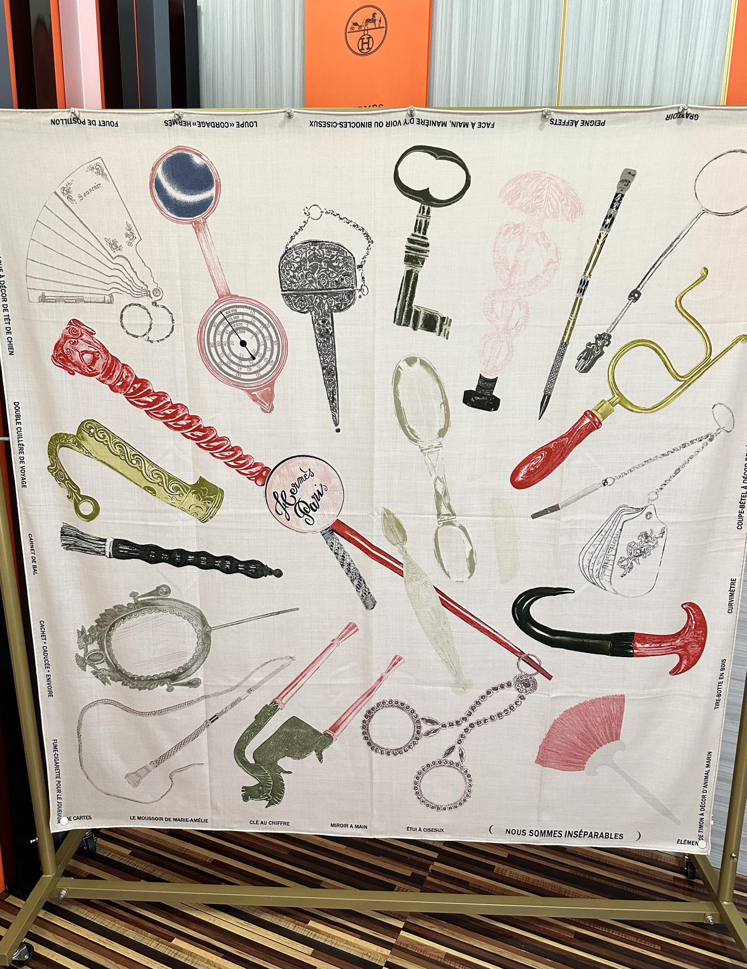 上新。爱马仕 【型影相随】2026新款[爱心] 新一季丝巾[太阳]我就不推荐了回头分享一下部分复刻款的老