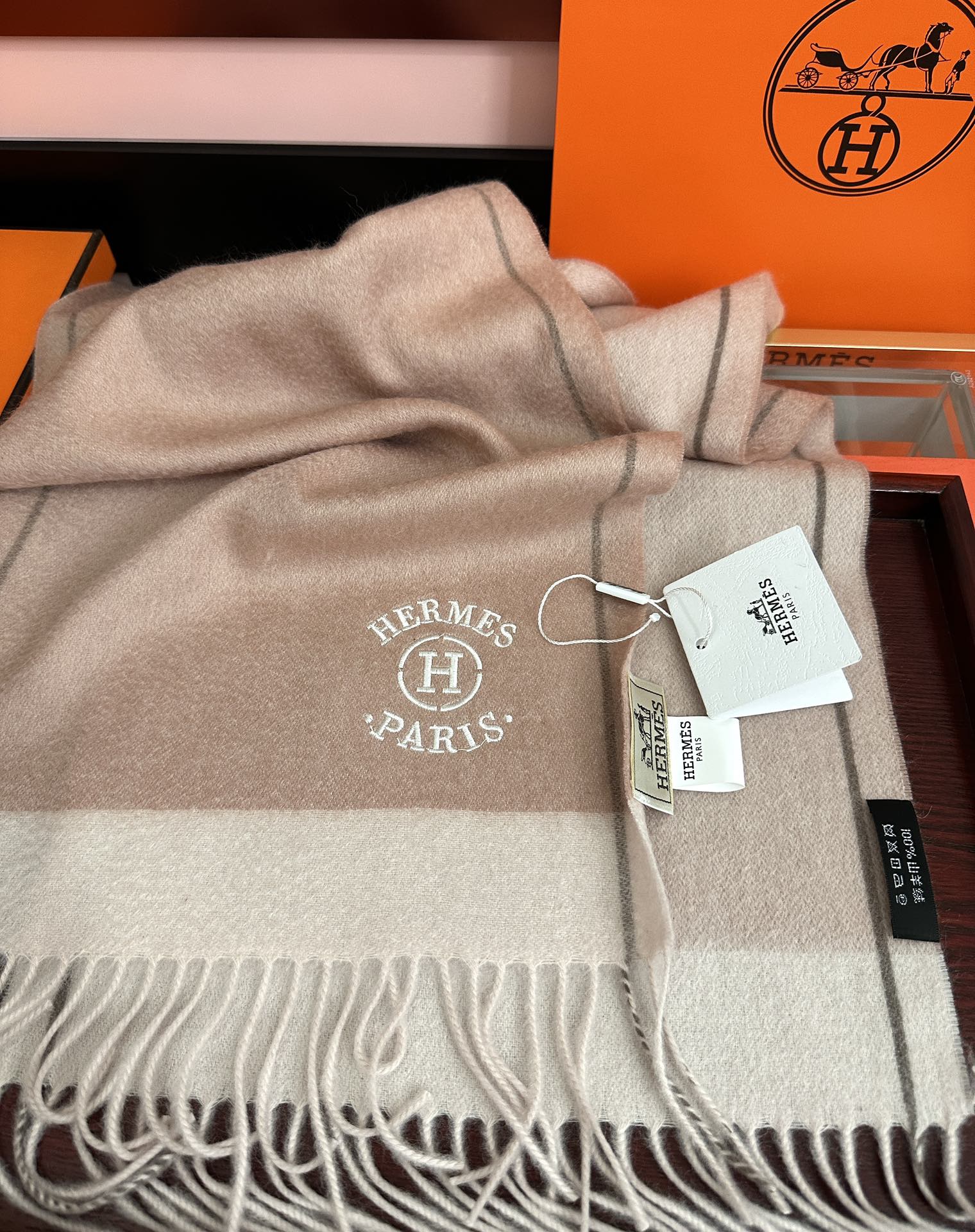 上新。 85%山羊绒 爱马仕[爱心]采用内蒙古山羊绒，2026最新款男女通用情侣款👫重磅推荐💥 经典的格