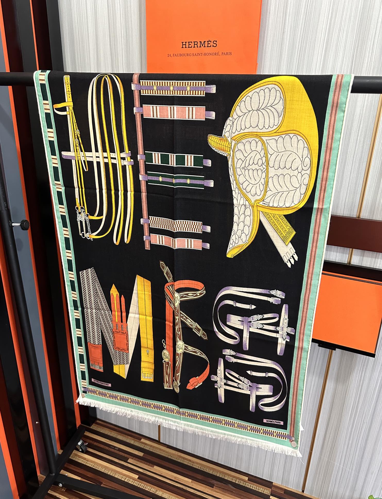 上新 爱马仕。2011【双面同色骏马】太美了[吃瓜][嘴唇]四季都可以用[勾引]真心美的让人非常非上身效