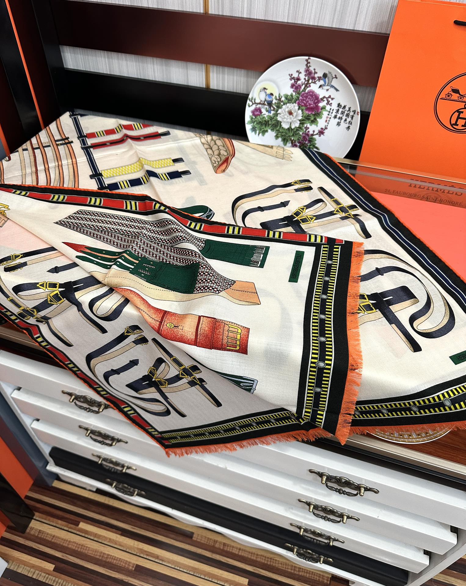 上新 爱马仕。2011【双面同色骏马】太美了[吃瓜][嘴唇]四季都可以用[勾引]真心美的让人非常非上身效