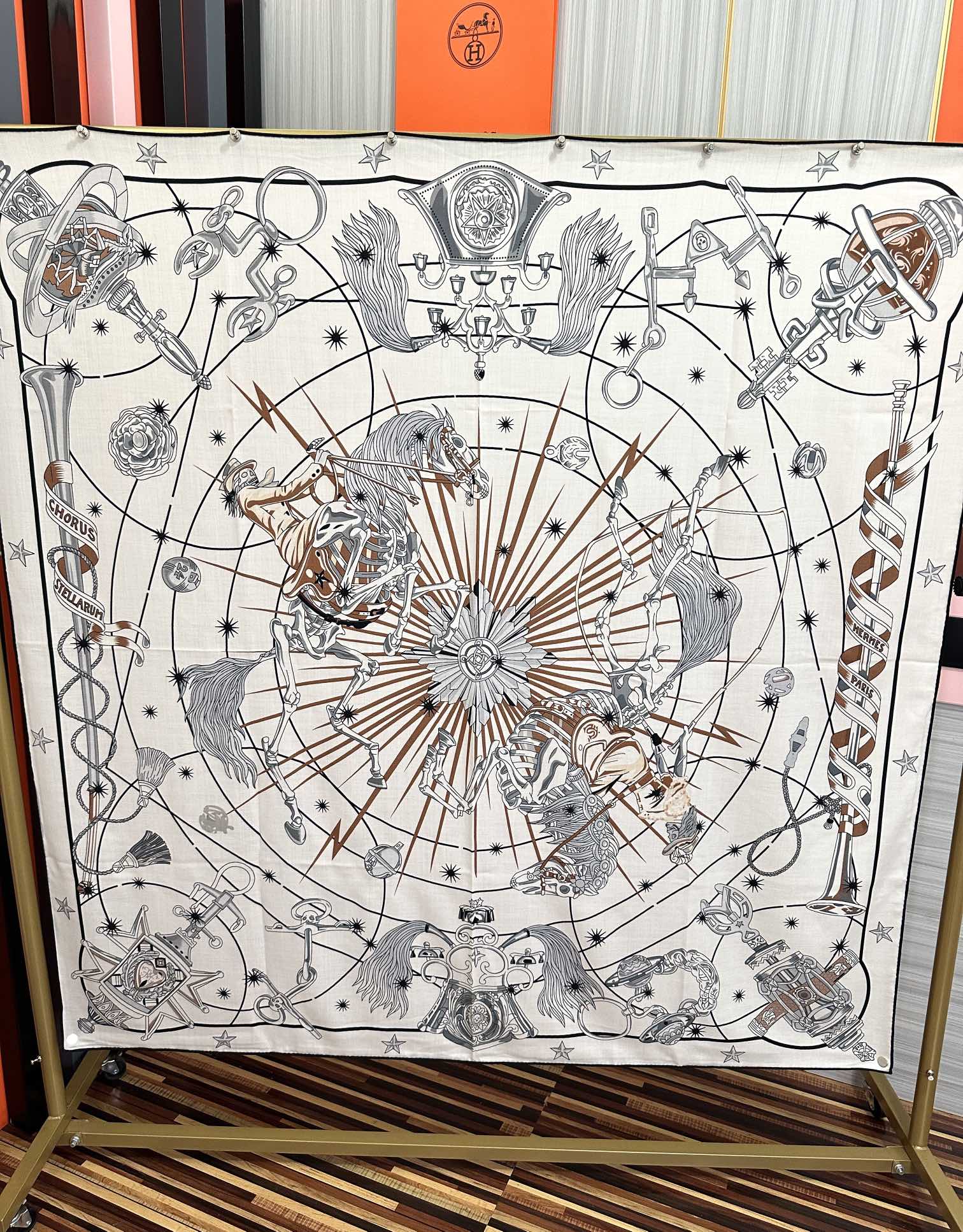 。新款 爱马仕 官网同步【星辰合唱曲】2026 秋冬新款[爱心]新一季丝巾采购清单估计各位养马人们已经列