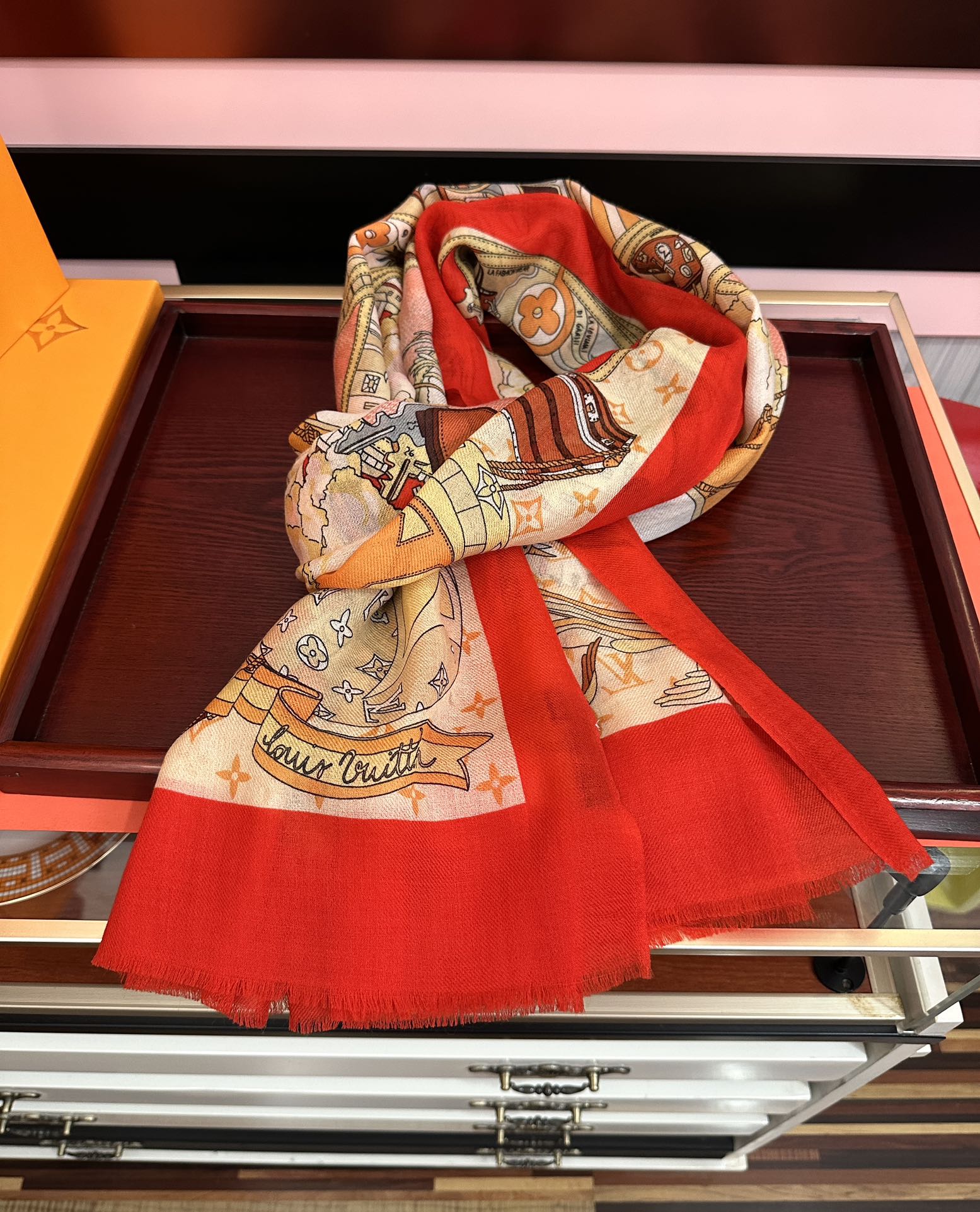 。LvZG最新款2026 重磅推荐[爱心]顶级高端设计太美了[啤酒]真心赞👍【戒指绒长巾】😘💍实物真心美