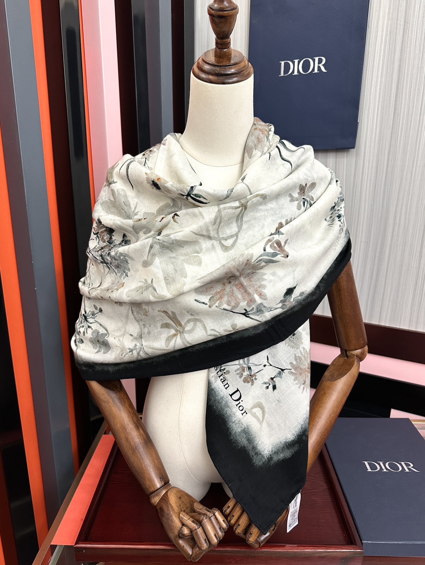 新款❤️迪奥 ZG同步 2026【双面同色】经典优雅[礼物]~气质到骨子里[色]新一季的面料超高级，真心